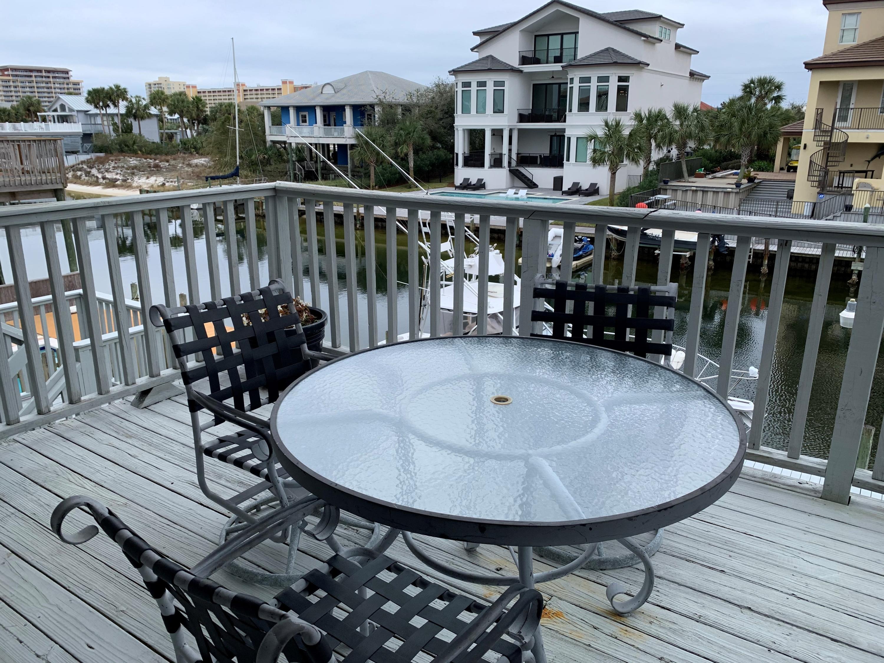 HOLIDAY ISLE - Residential