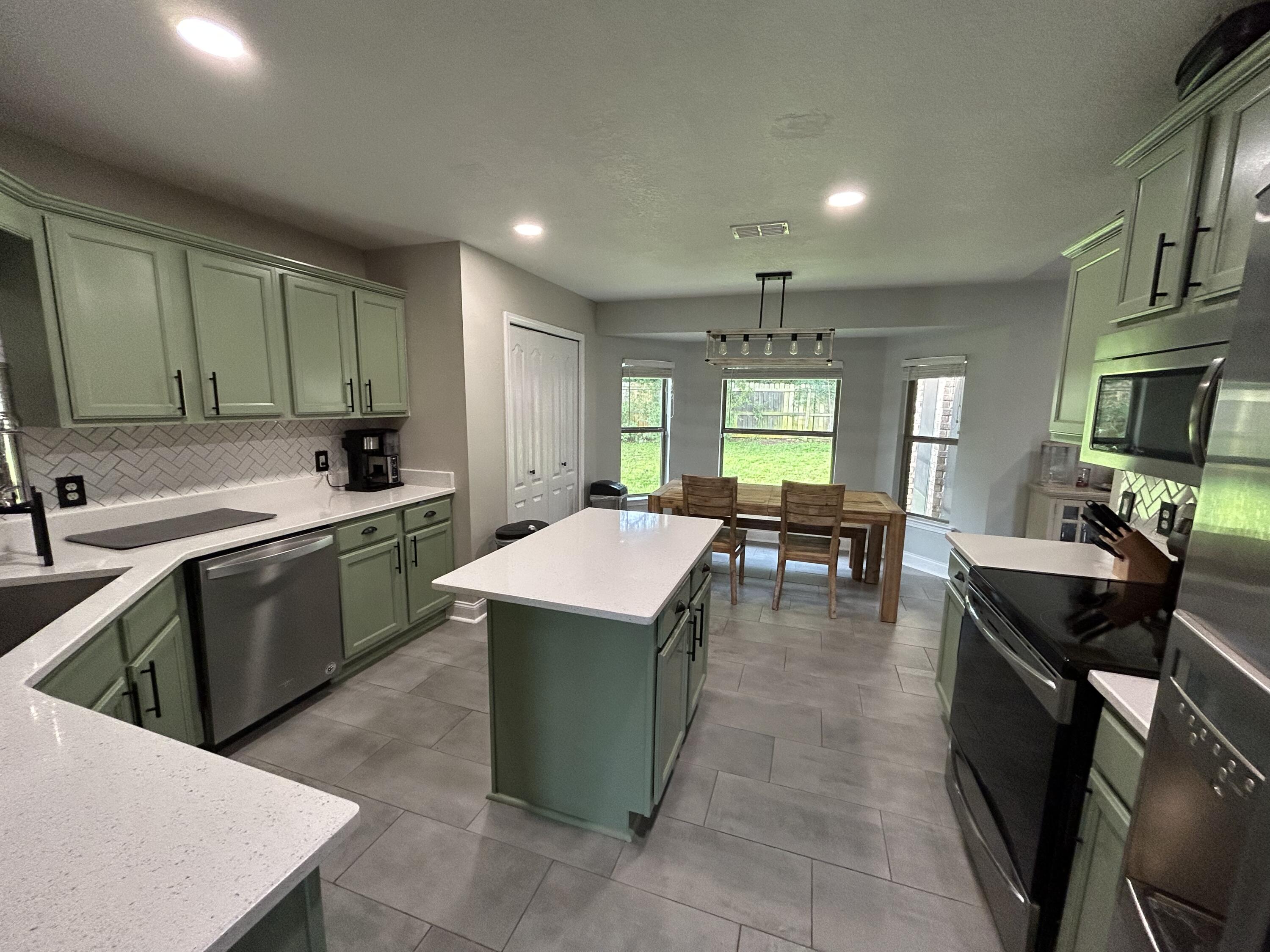 LA MESA AT HIDDEN CREEK - Residential Lease