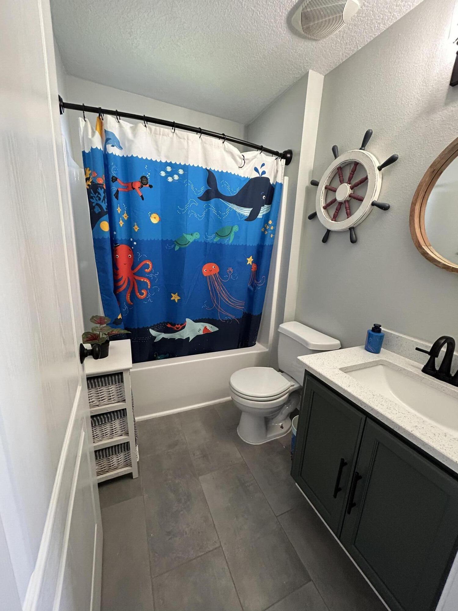 LA MESA AT HIDDEN CREEK - Residential Lease