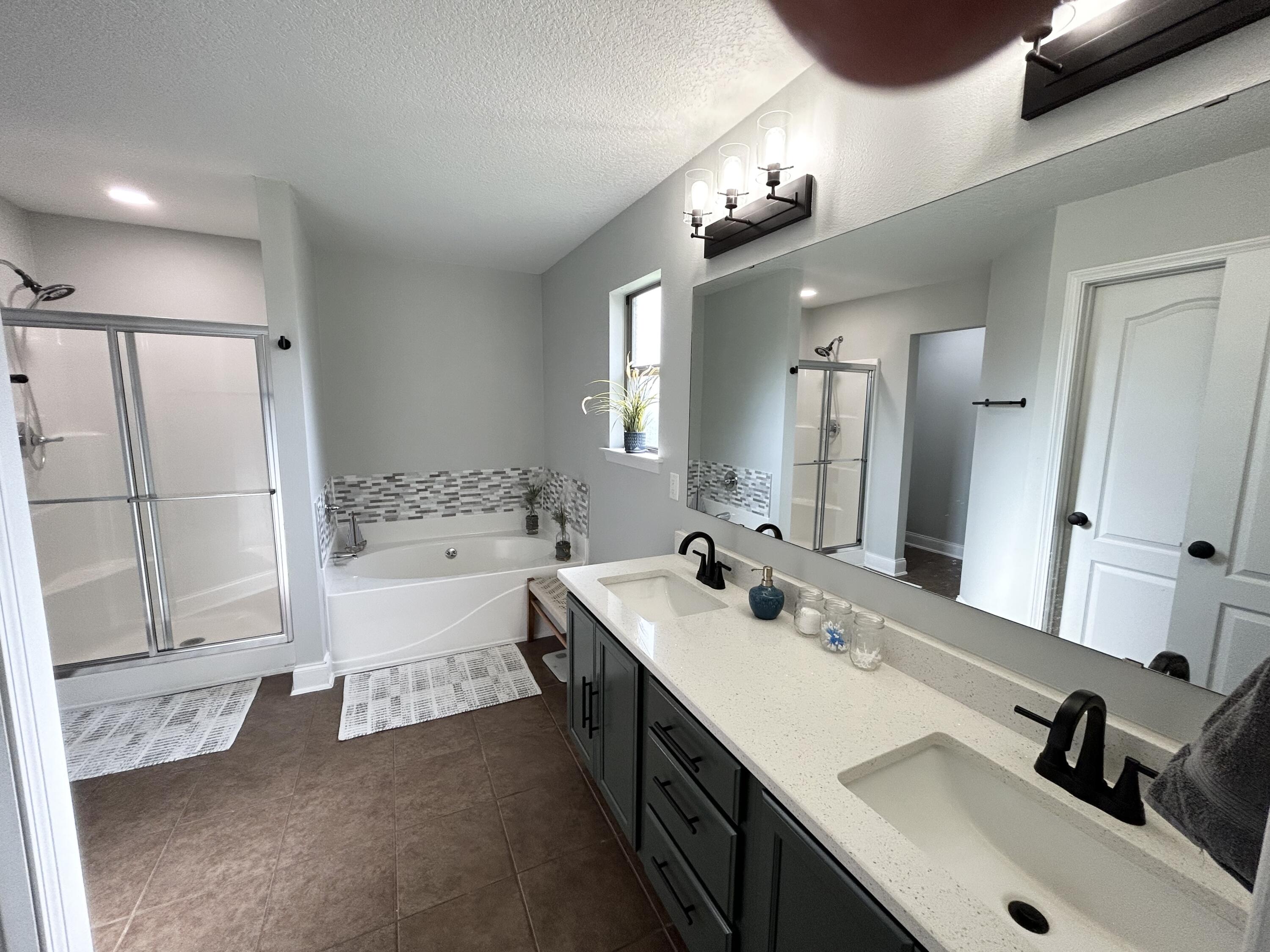 LA MESA AT HIDDEN CREEK - Residential Lease