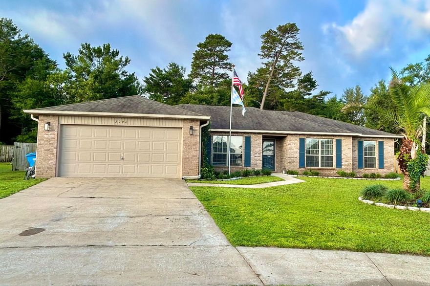 This gorgeous 4 BR 2 BA all brick home is located in the renowned family friendly Hidden Creek subdivision! 18 miles to Hurlburt Field & just 10 minutes to our beautiful Emerald Waters & sugar white sand beaches! Inside, you'll find an open living space with raised ceiling, eat-in kitchen area with bay window. Split floor plan! The Master bedroom is very roomy. Master bath has a  double vanity, separate shower and garden tub and large walk in closet. There are three additional bedrooms and a guest bathroom. Outside, enjoy relaxing on the Screened in patio! Call to schedule your showing!