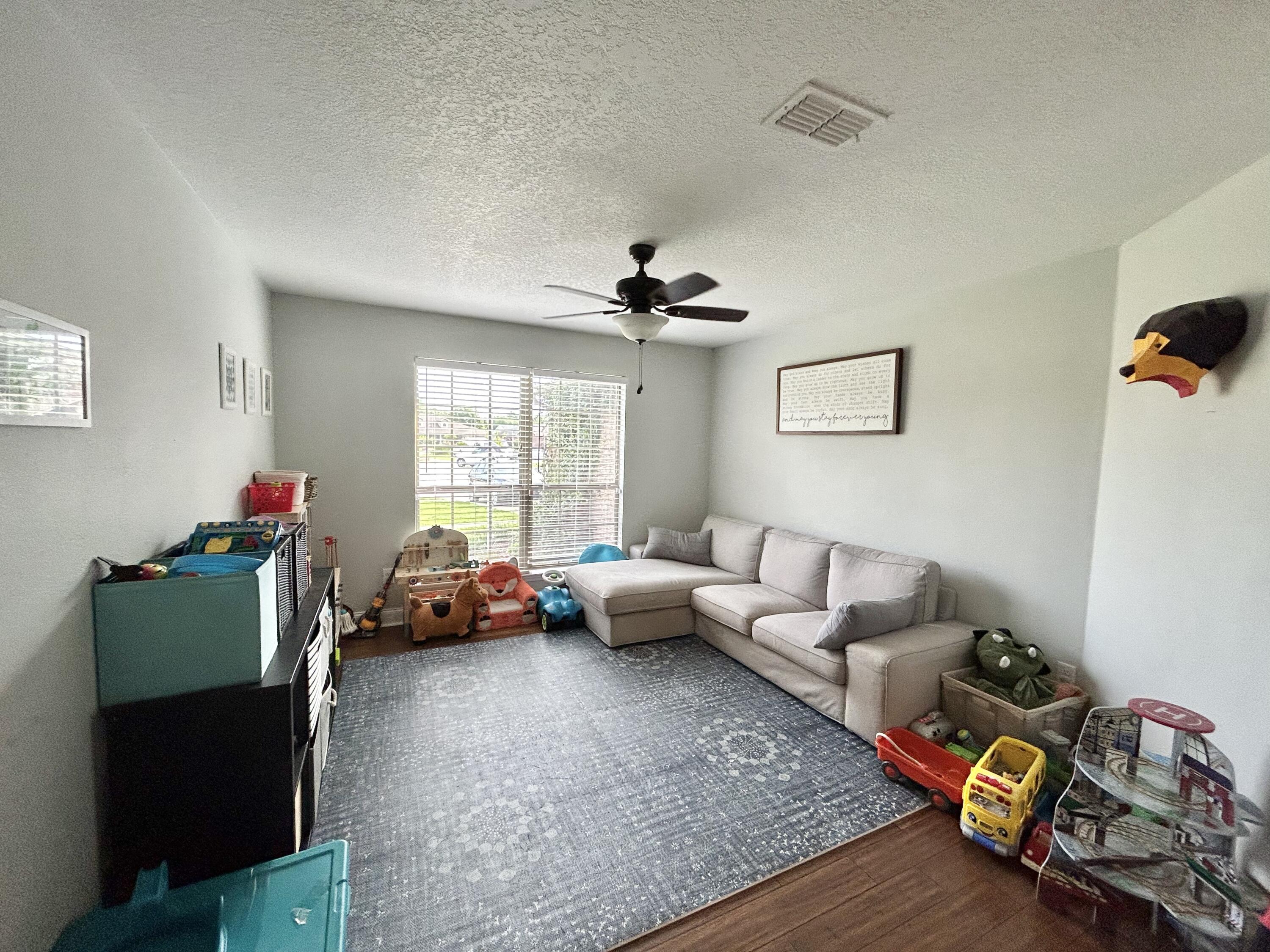 LA MESA AT HIDDEN CREEK - Residential Lease