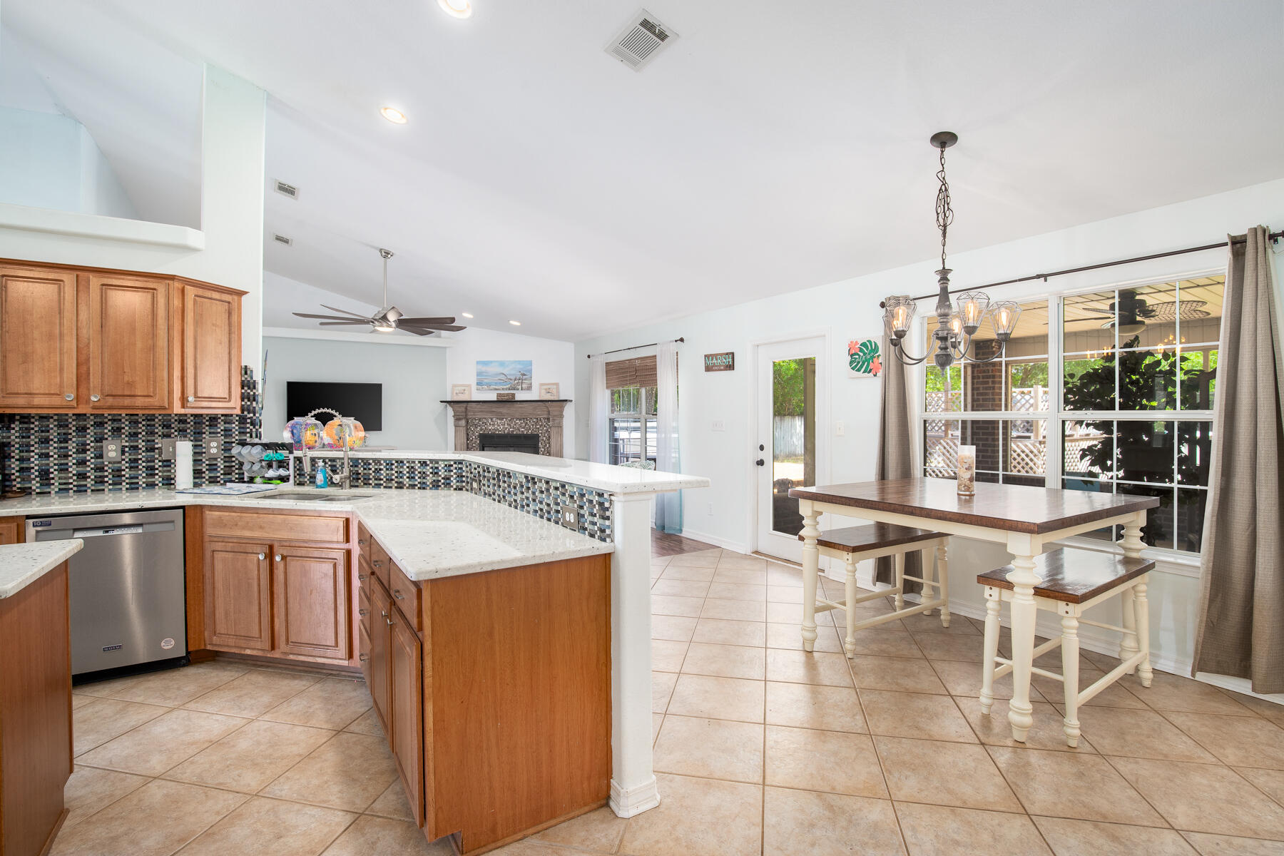HOLLEY BY THE SEA - Residential