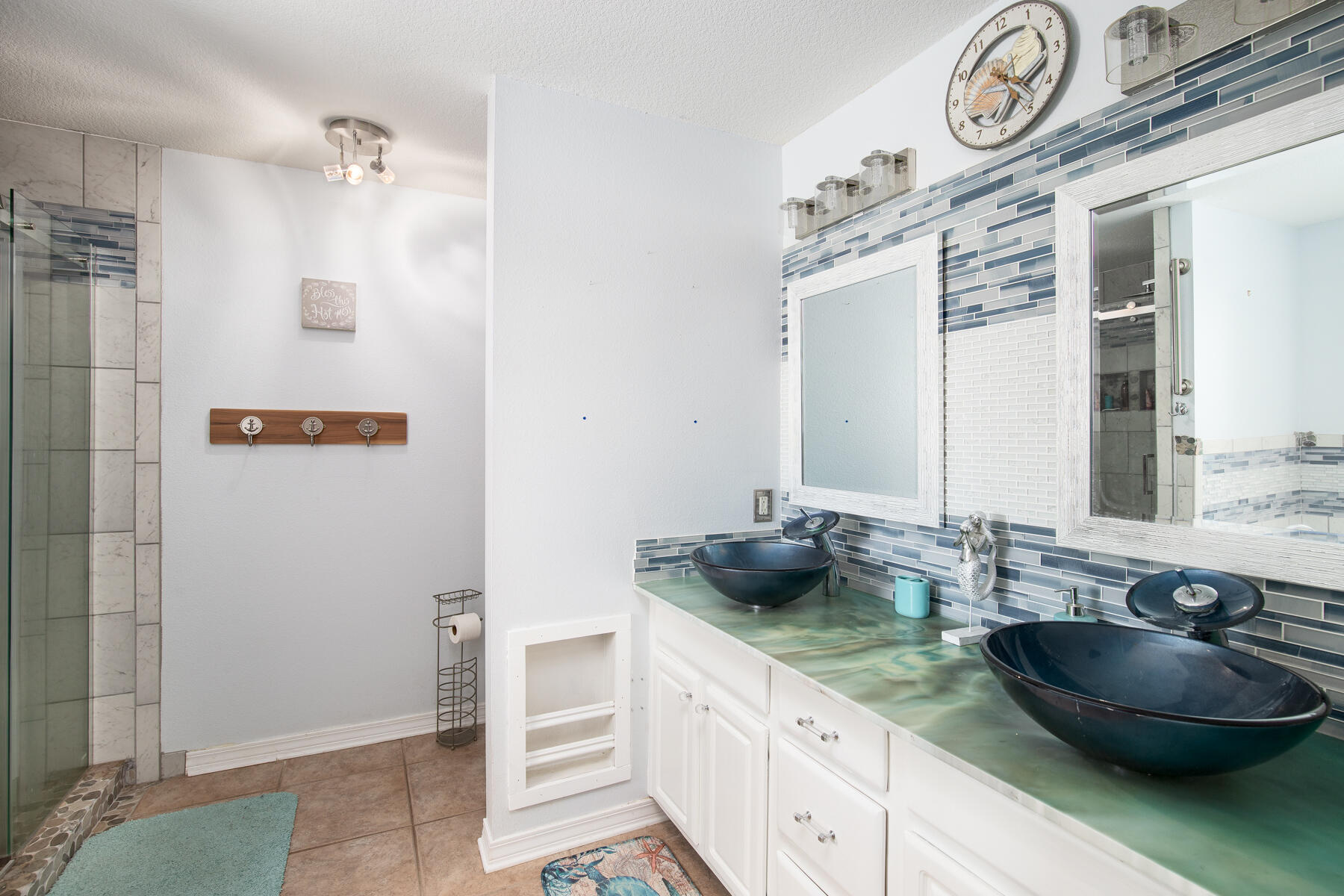 HOLLEY BY THE SEA - Residential