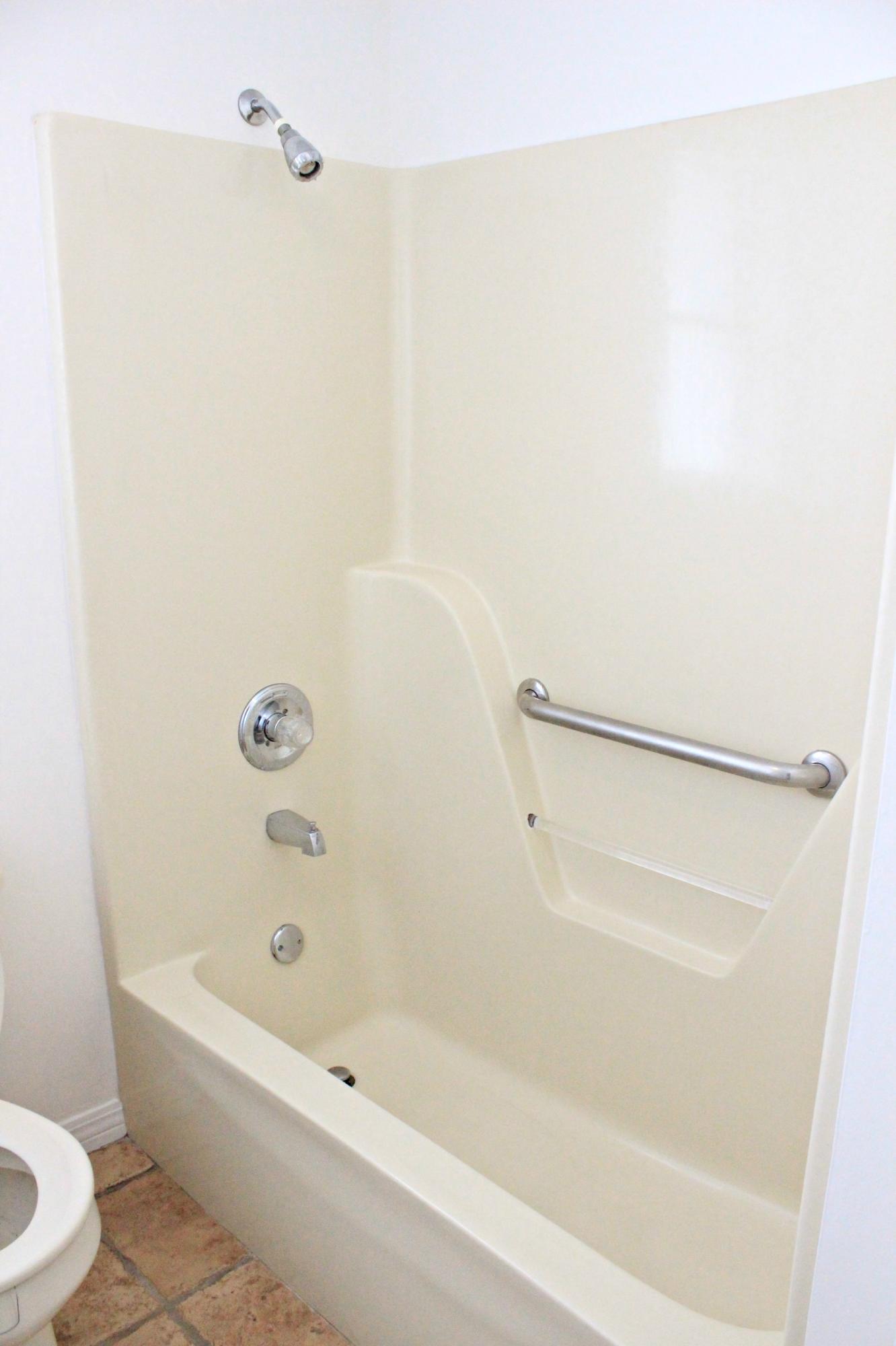 BAY MANOR - Residential