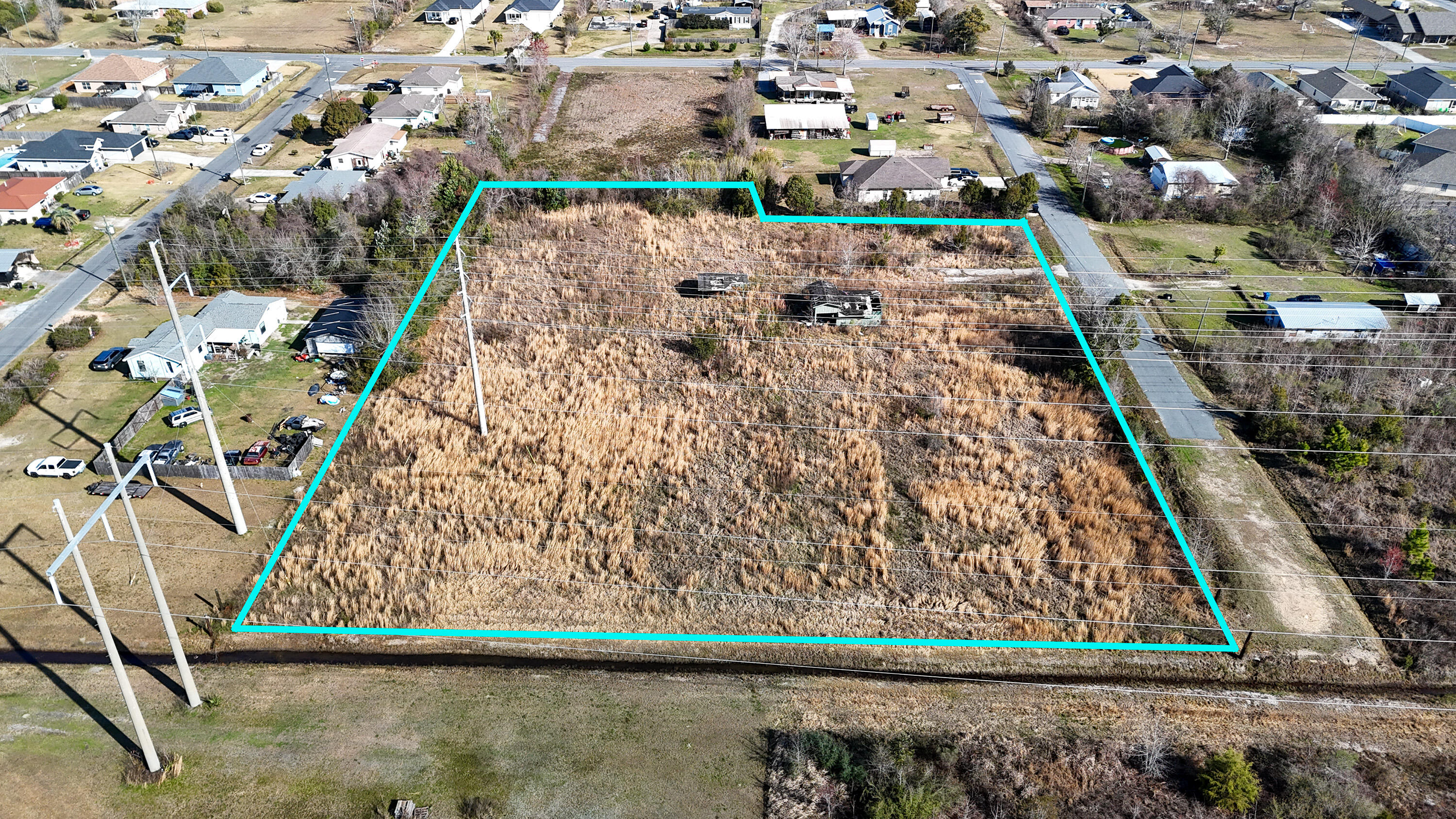 NO RECORDED SUBDIVISION - Land