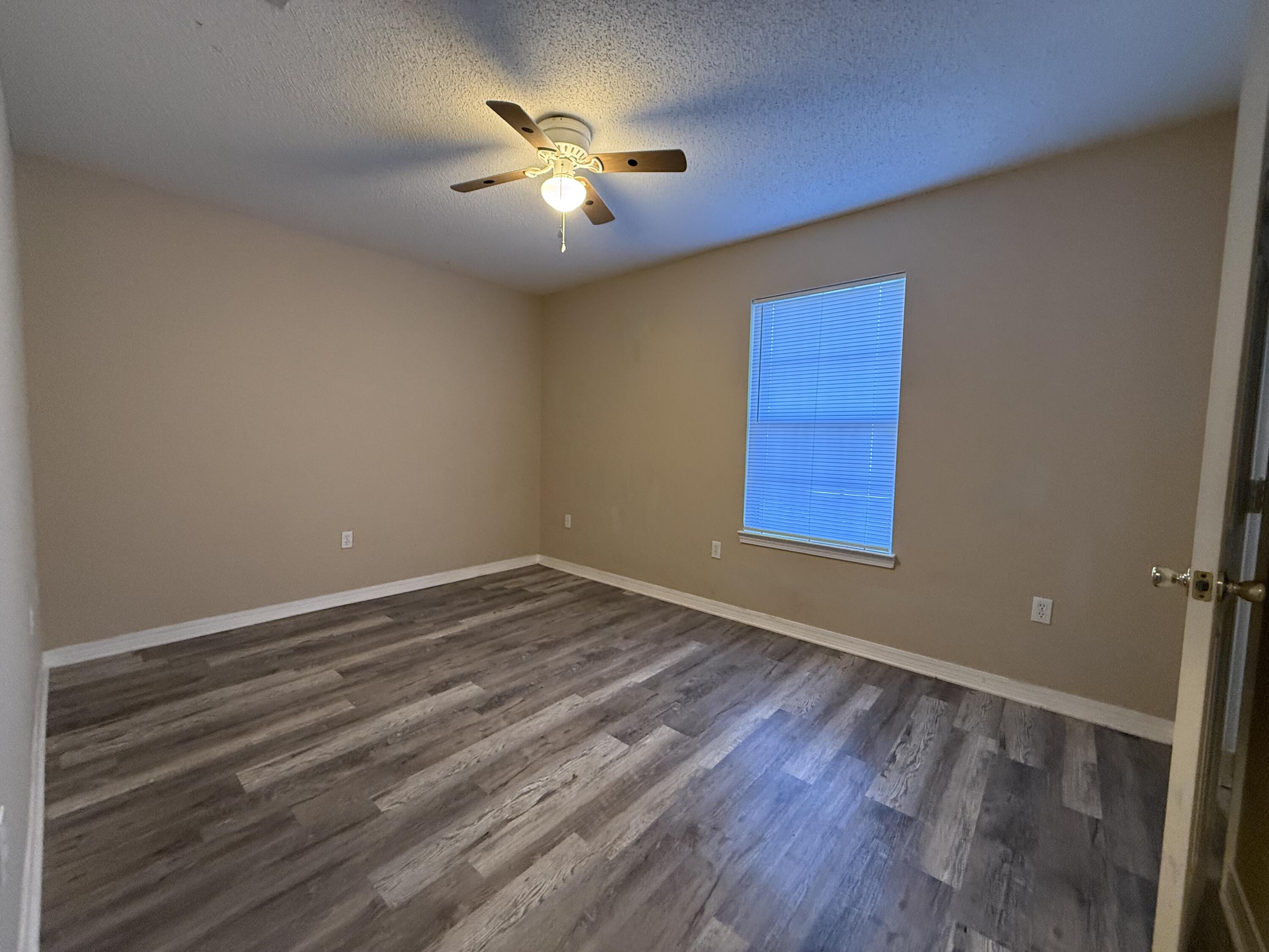 KINDAL'S CORNER - Residential Lease