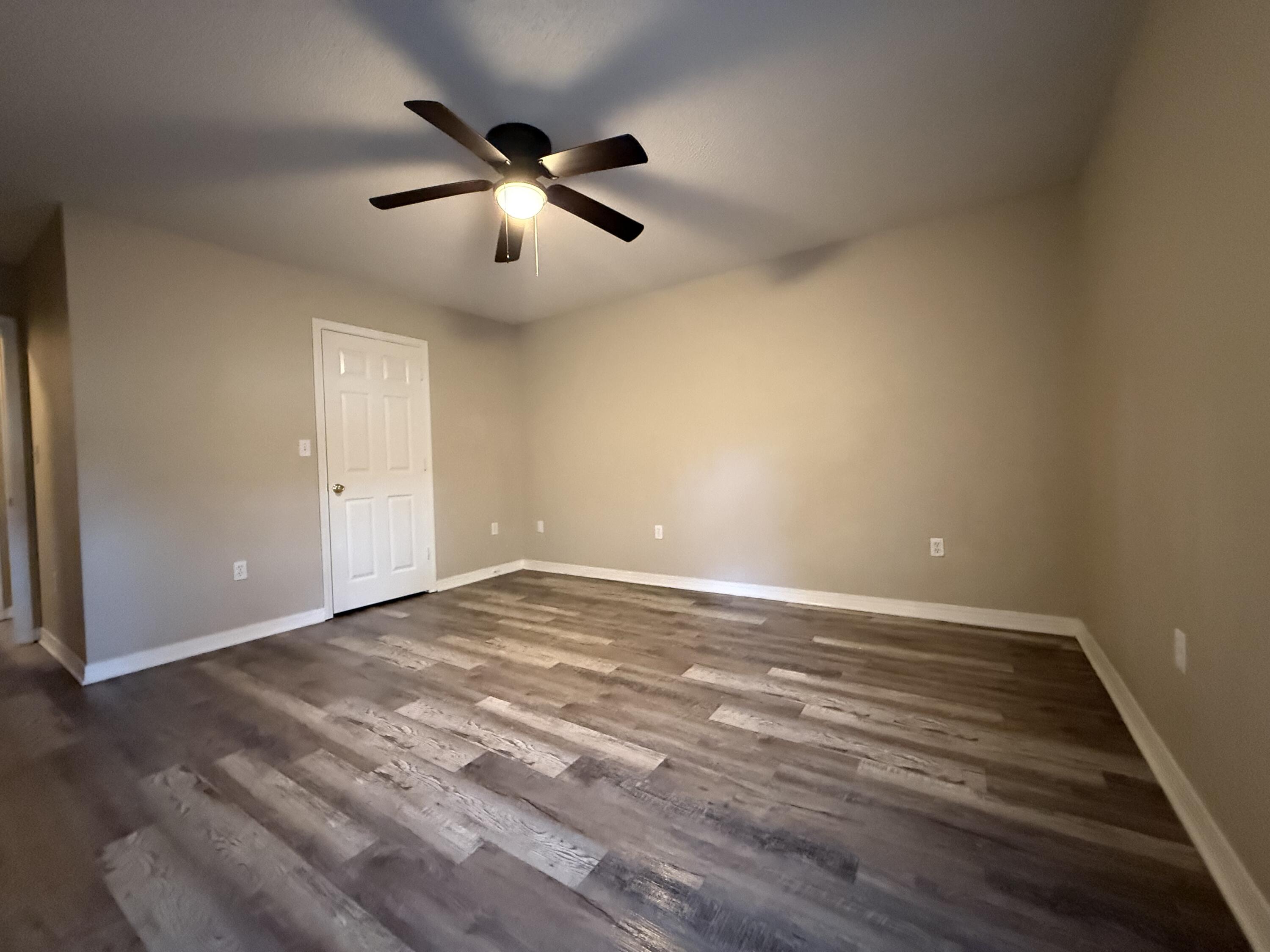 KINDAL'S CORNER - Residential Lease