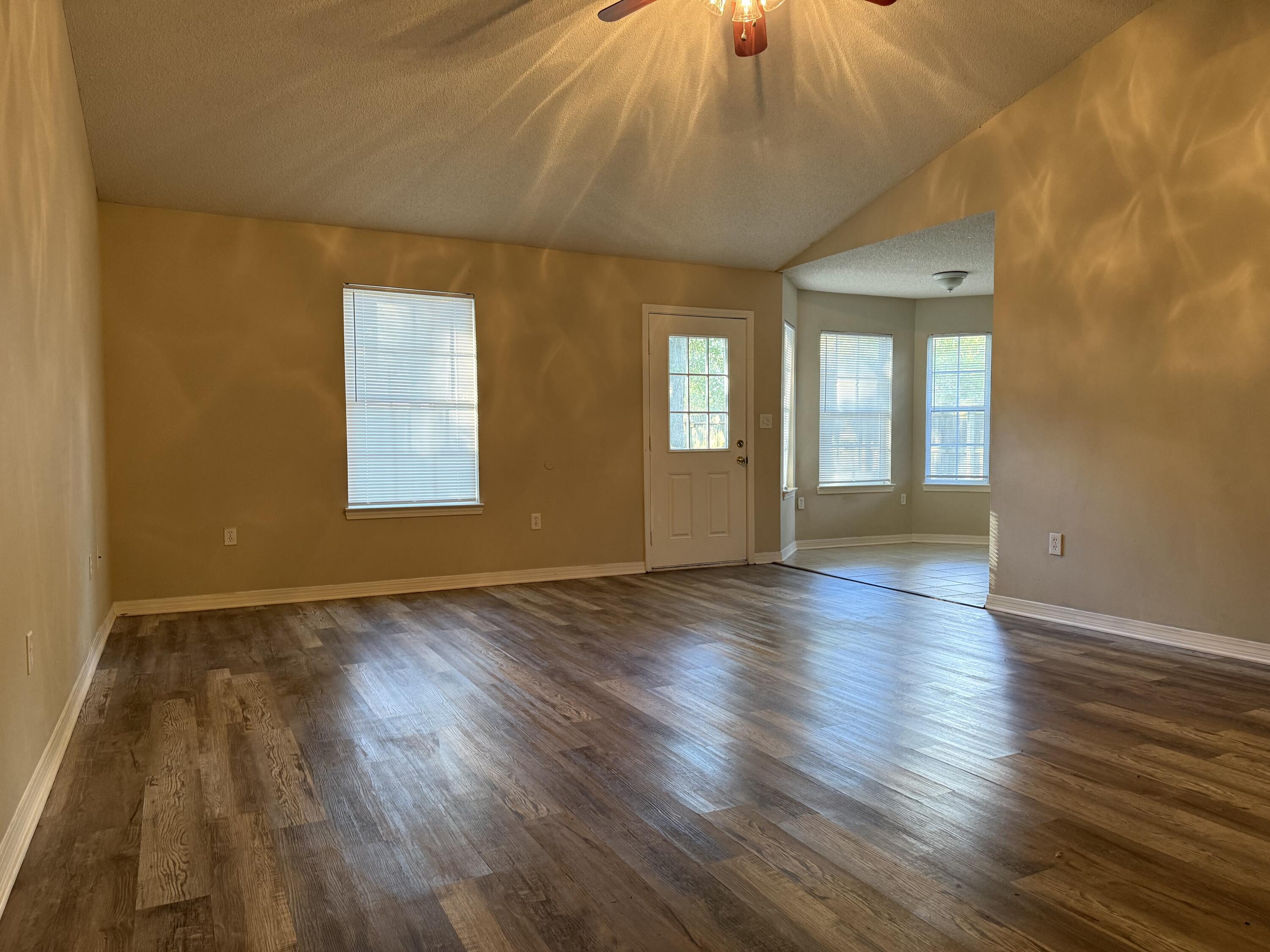 KINDAL'S CORNER - Residential Lease