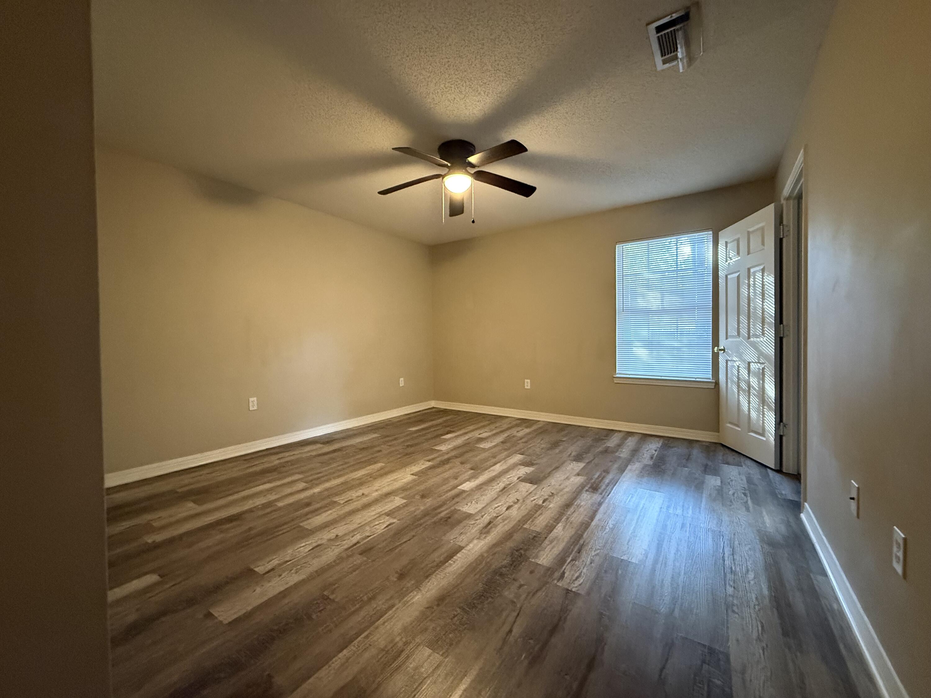 KINDAL'S CORNER - Residential Lease