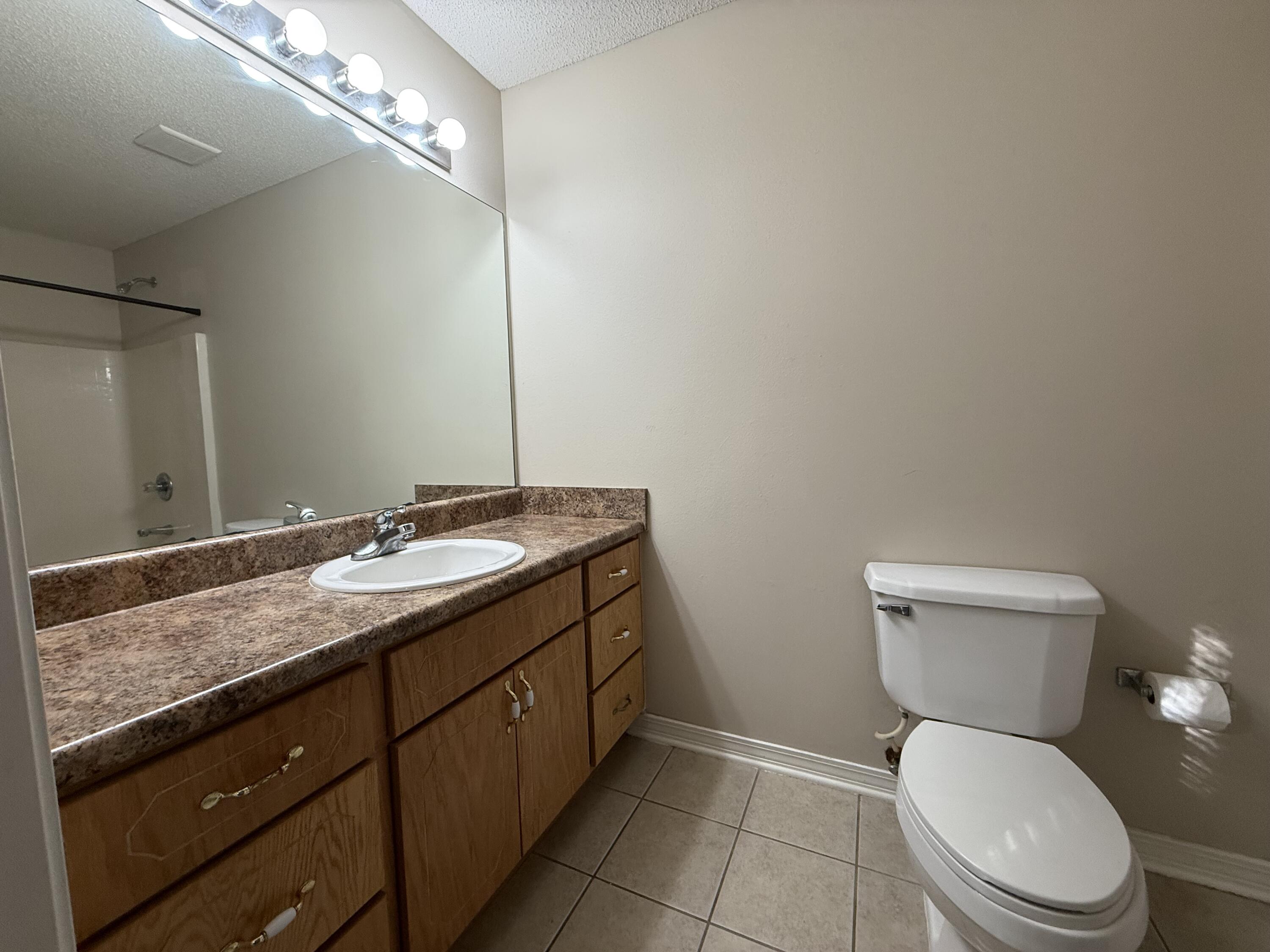 KINDAL'S CORNER - Residential Lease