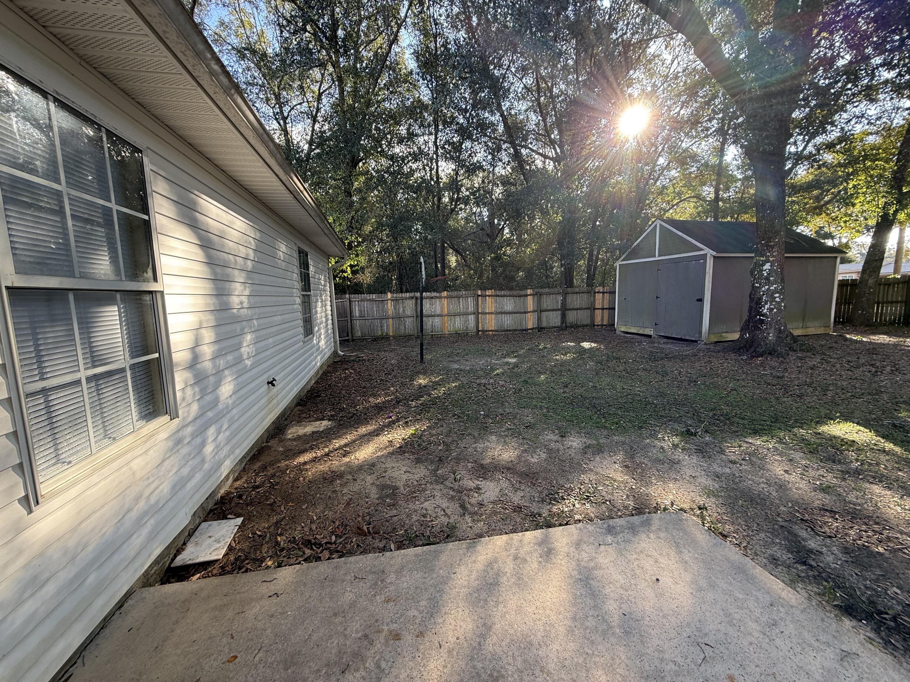 KINDAL'S CORNER - Residential Lease