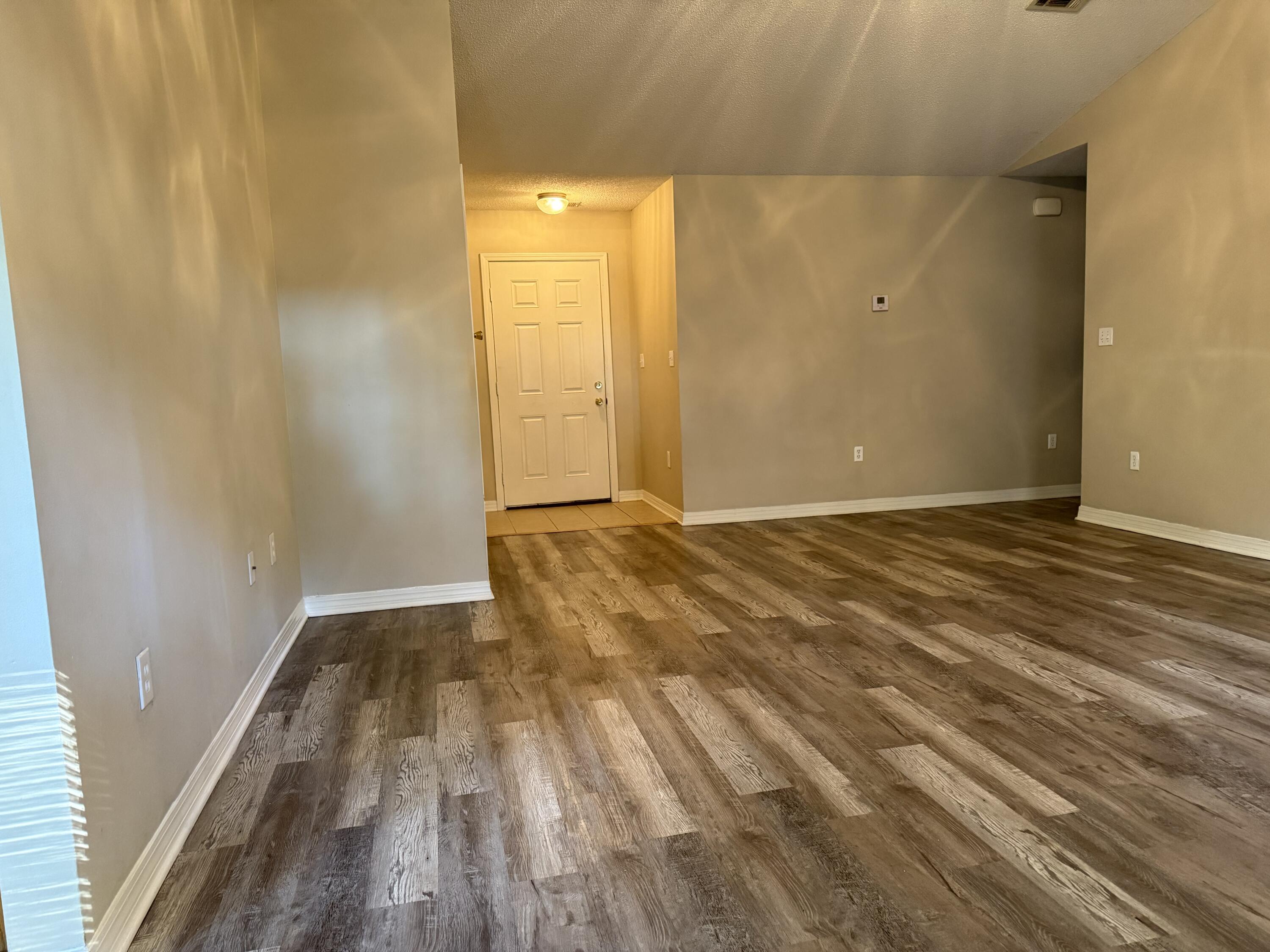 KINDAL'S CORNER - Residential Lease