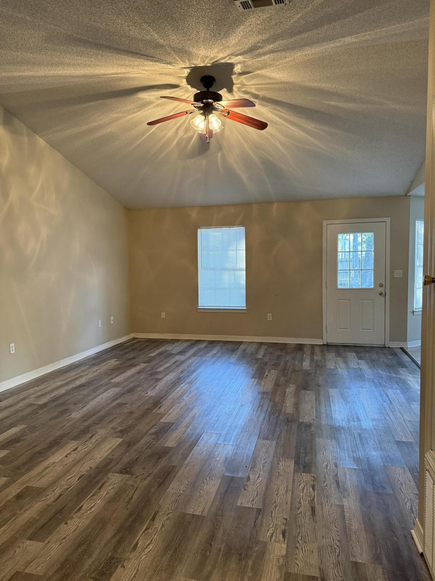 KINDAL'S CORNER - Residential Lease