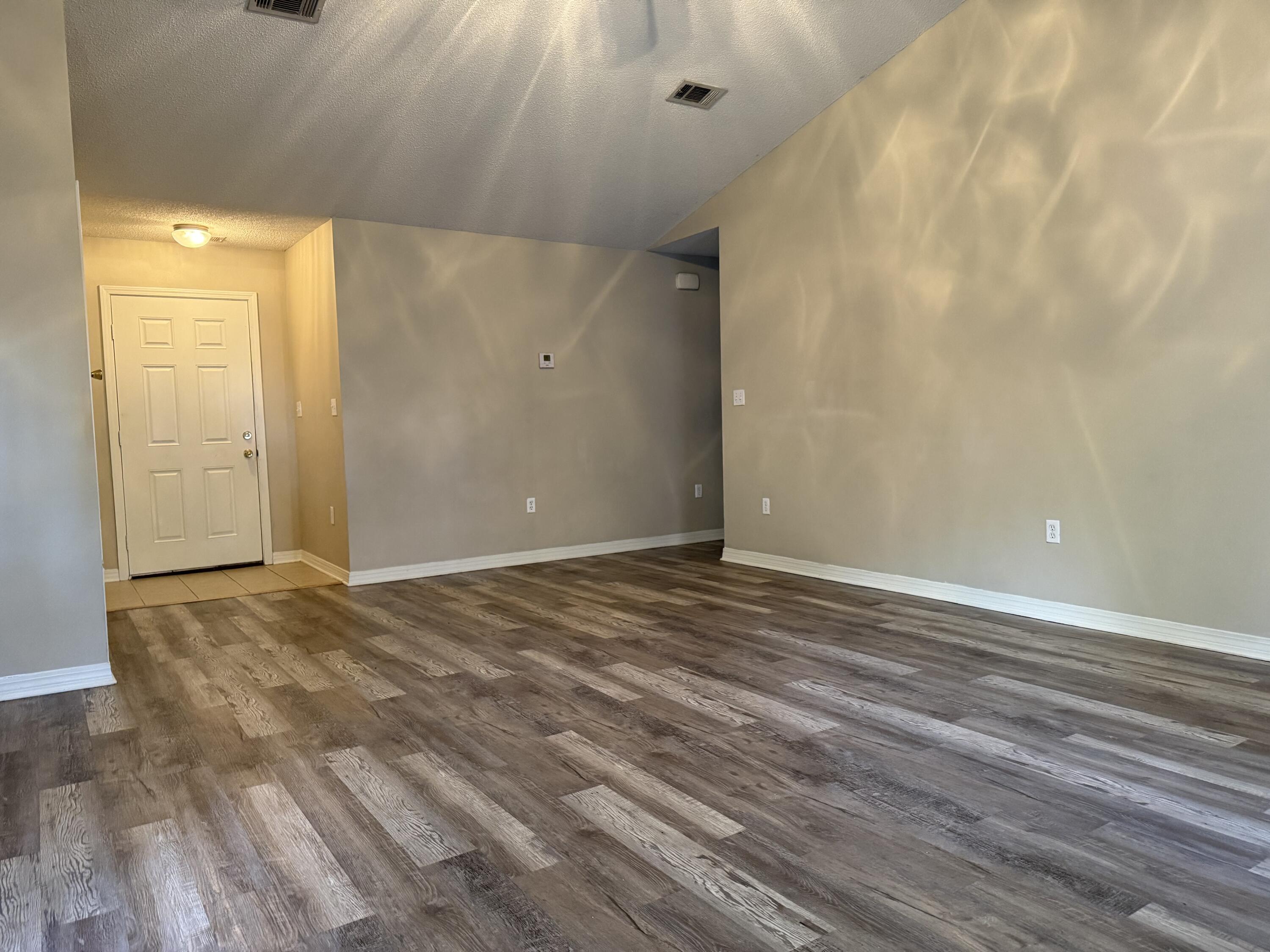 KINDAL'S CORNER - Residential Lease