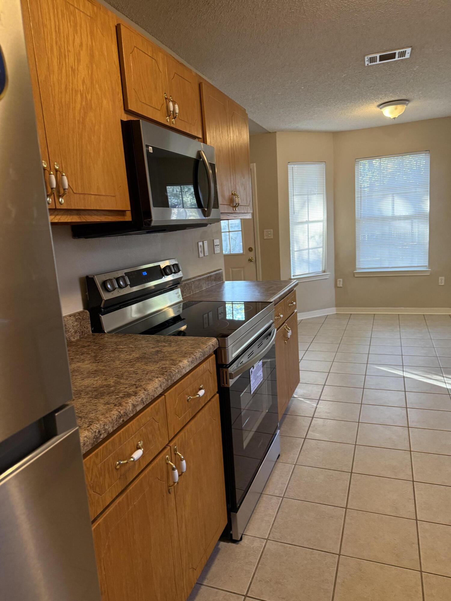 KINDAL'S CORNER - Residential Lease