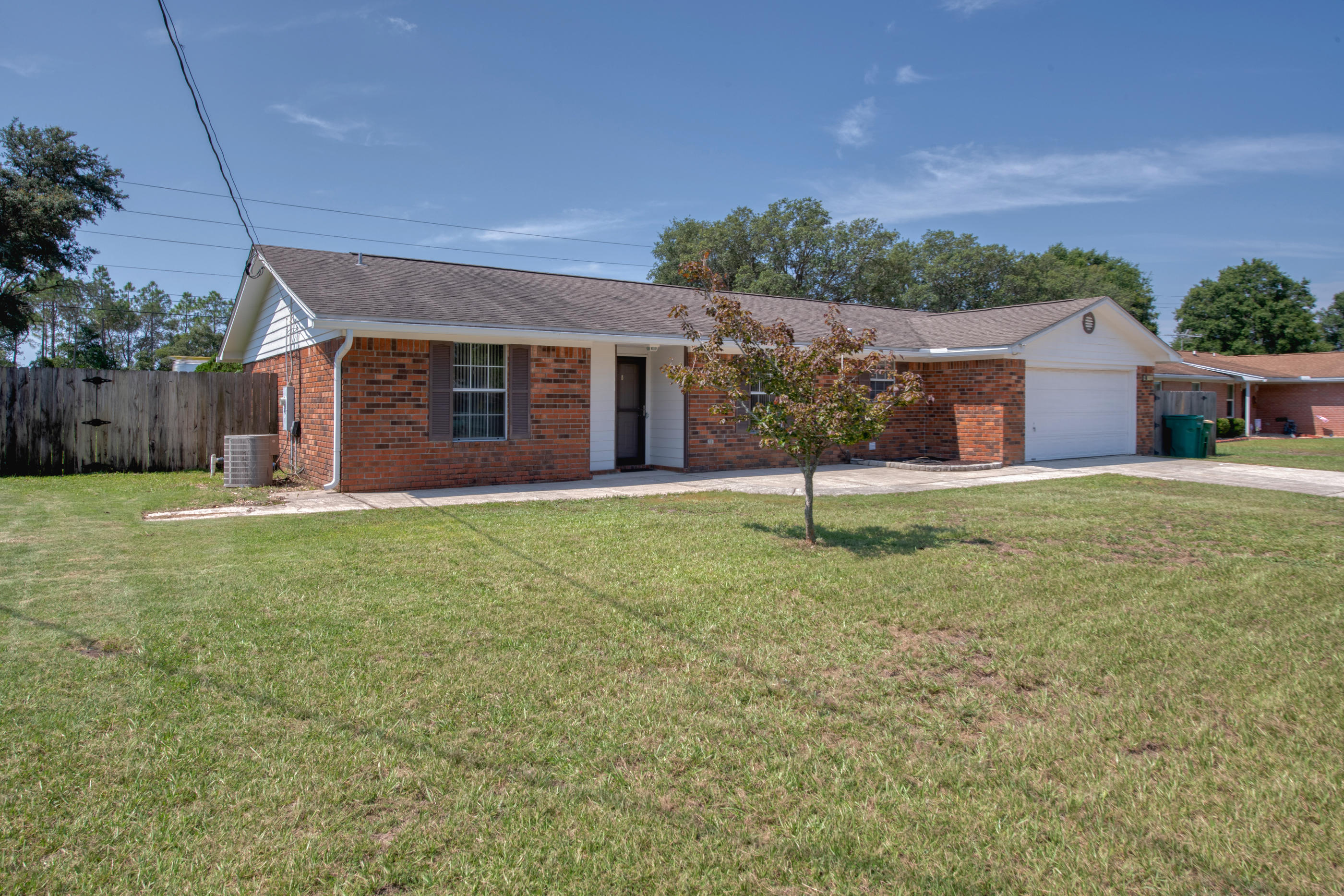 COUNTRY BREEZE ESTATES - Residential