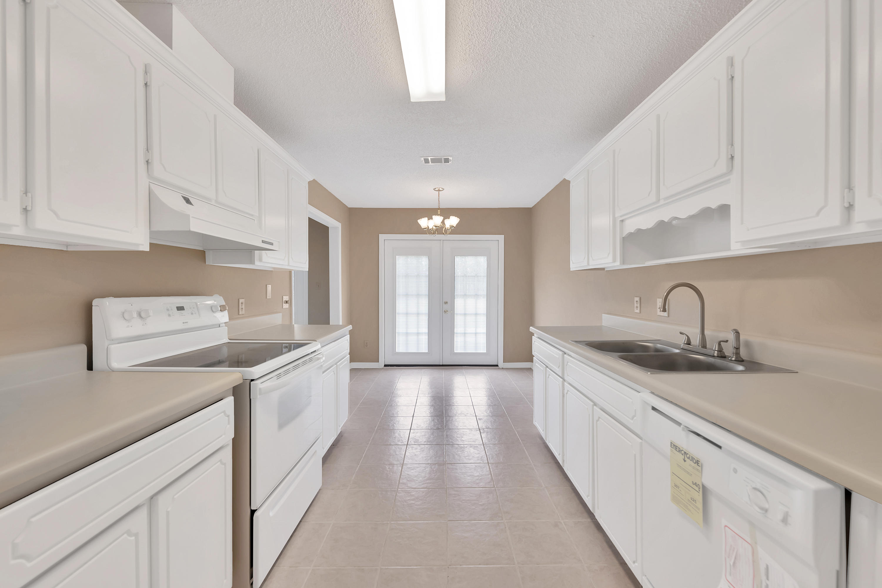 COUNTRY BREEZE ESTATES - Residential