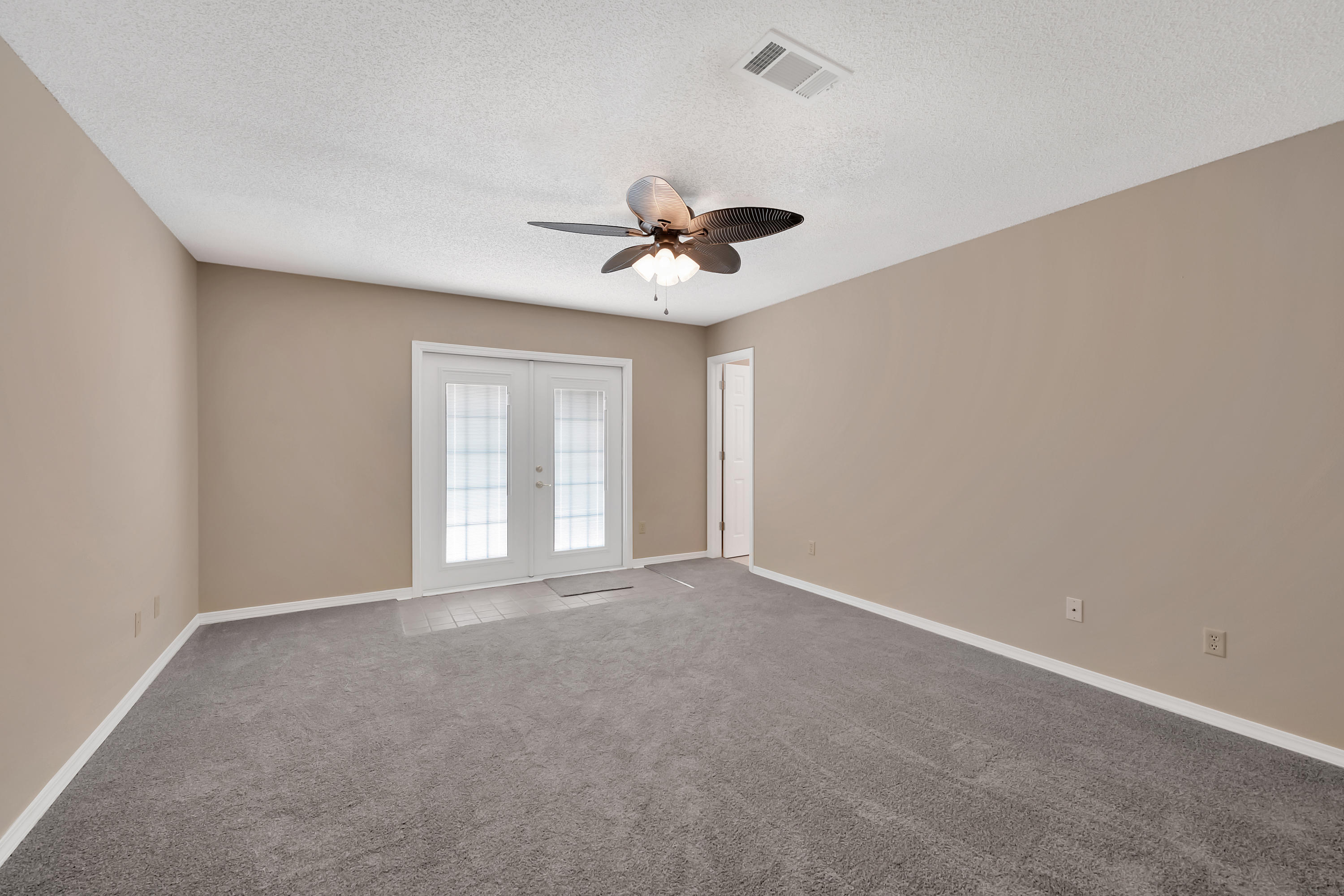 COUNTRY BREEZE ESTATES - Residential