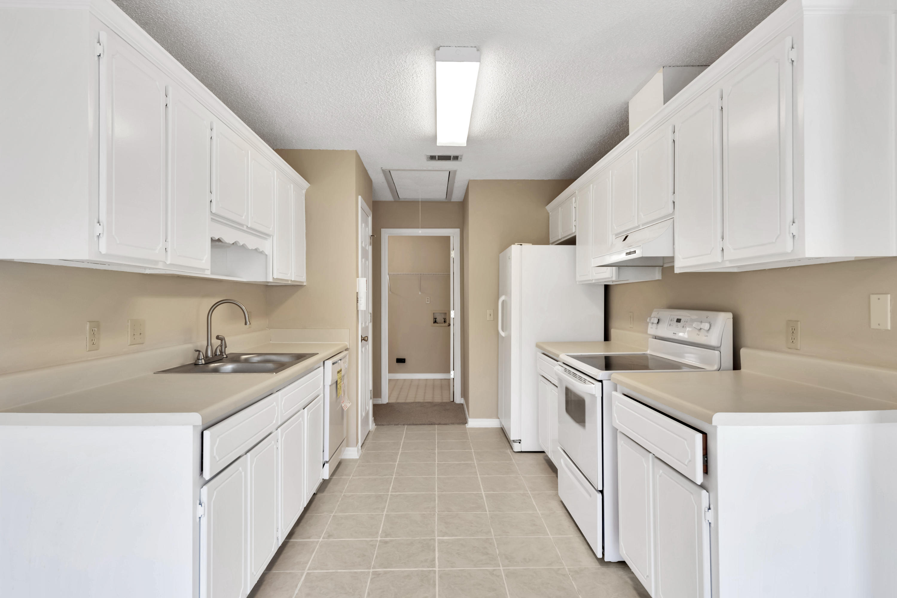 COUNTRY BREEZE ESTATES - Residential