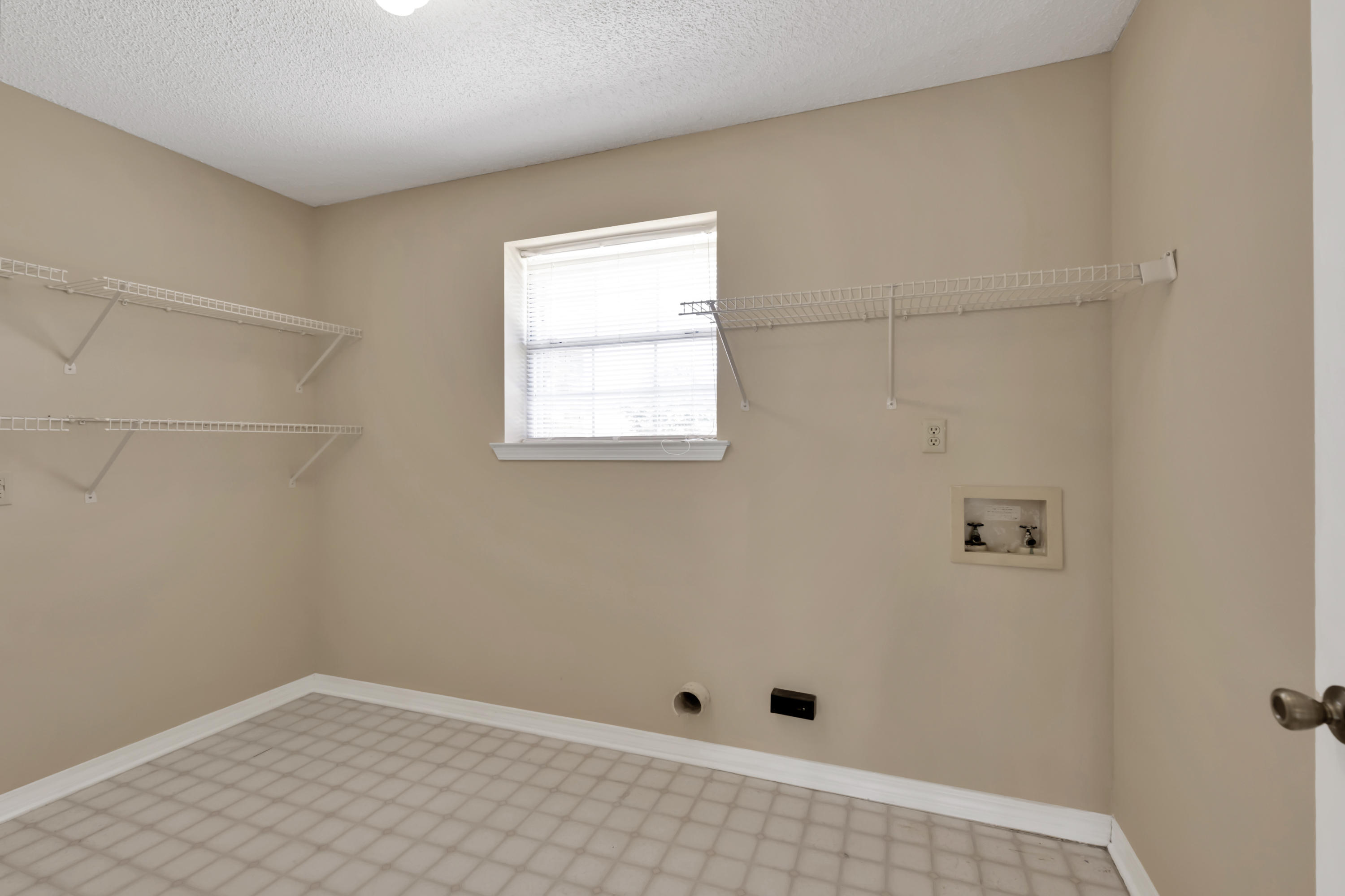 COUNTRY BREEZE ESTATES - Residential