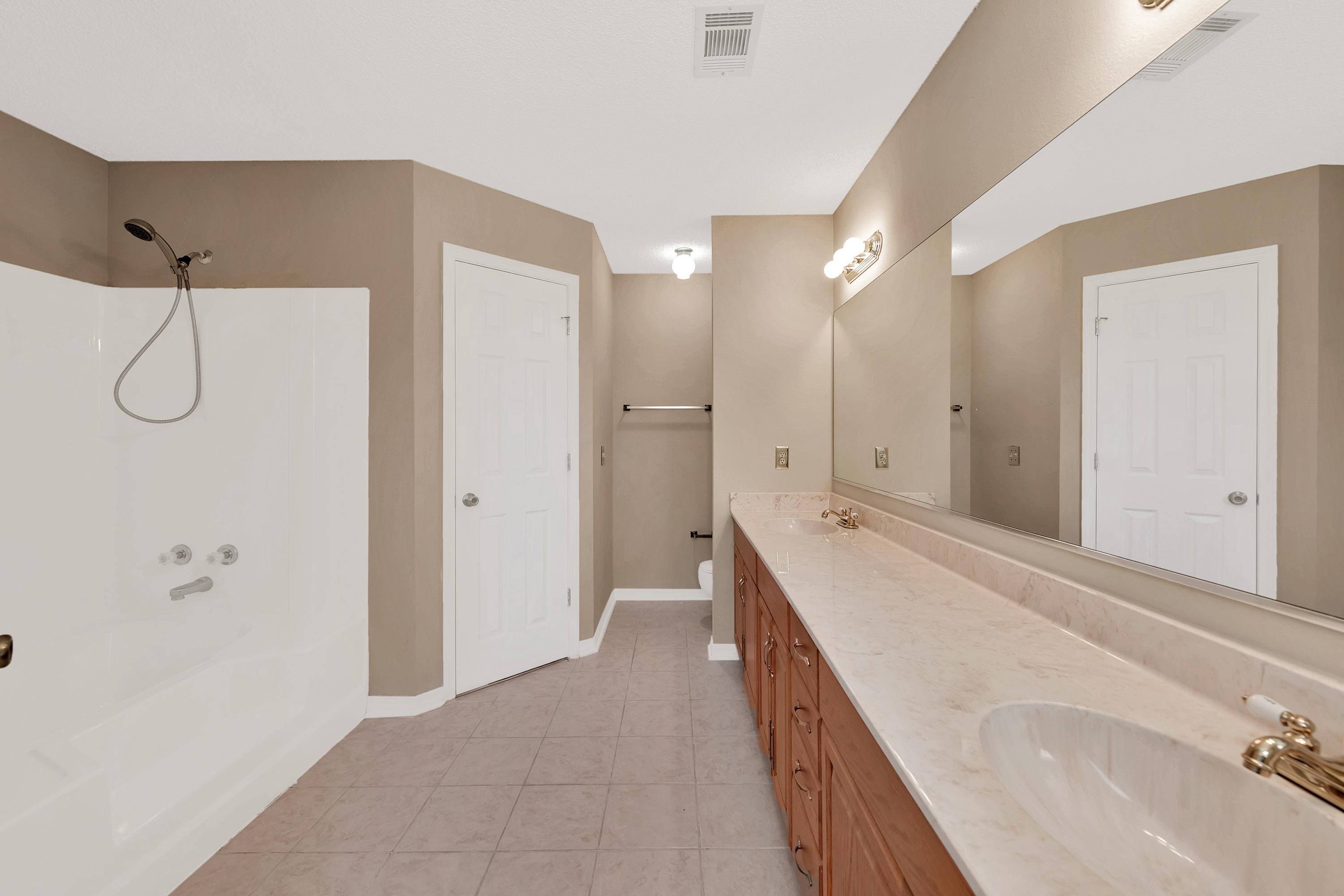 COUNTRY BREEZE ESTATES - Residential