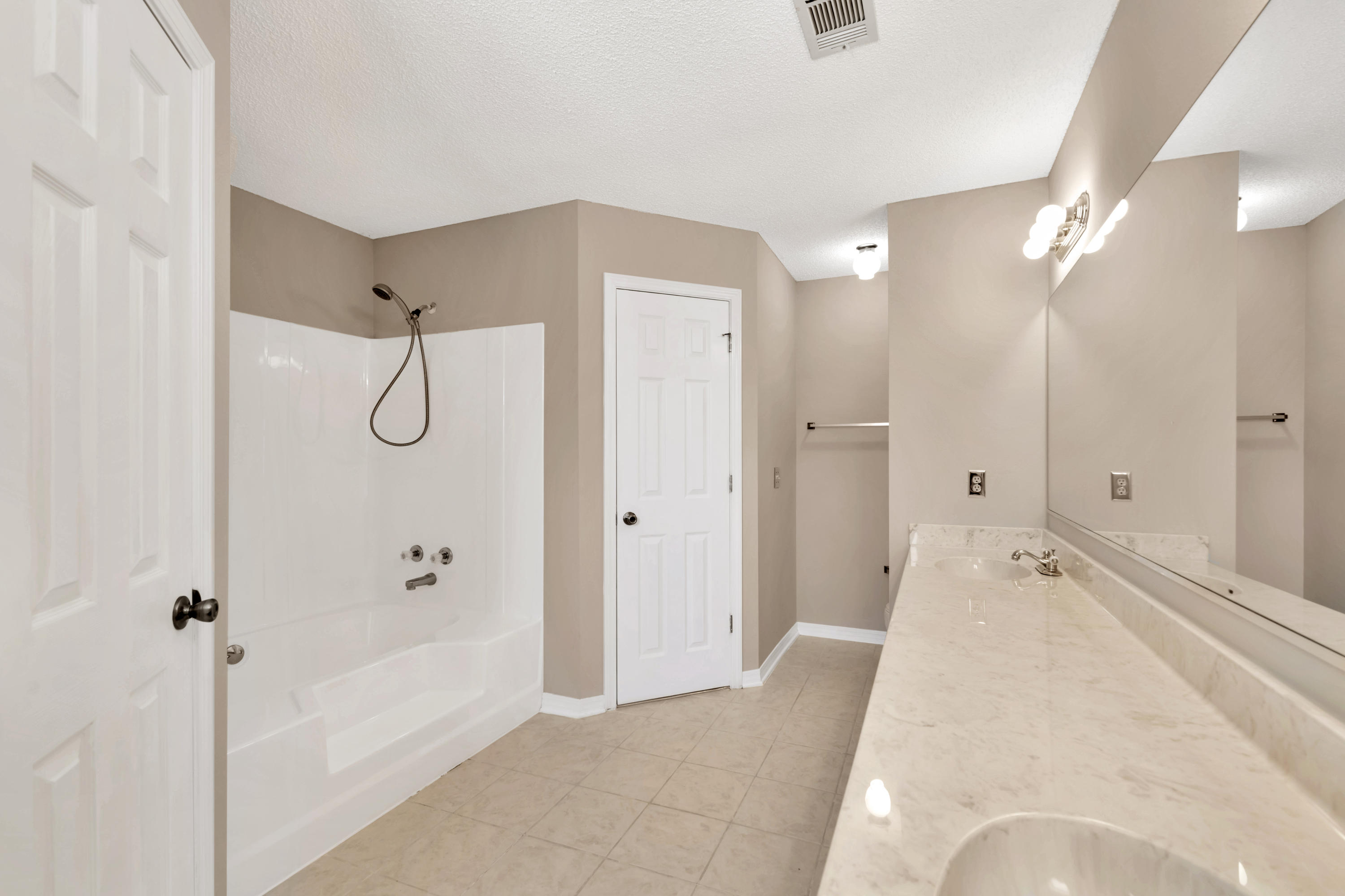 COUNTRY BREEZE ESTATES - Residential