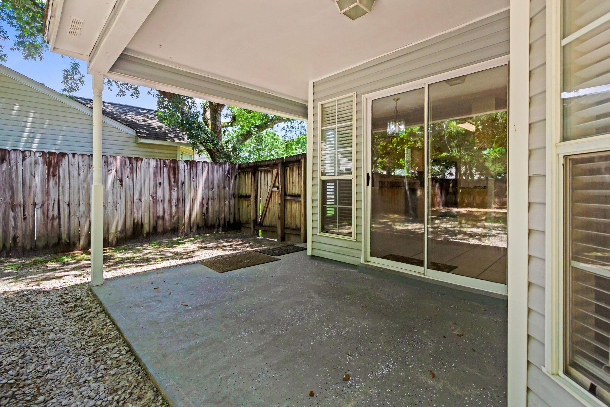 EMERALD GARDENS N 1ST ADD LOT 11 - Residential