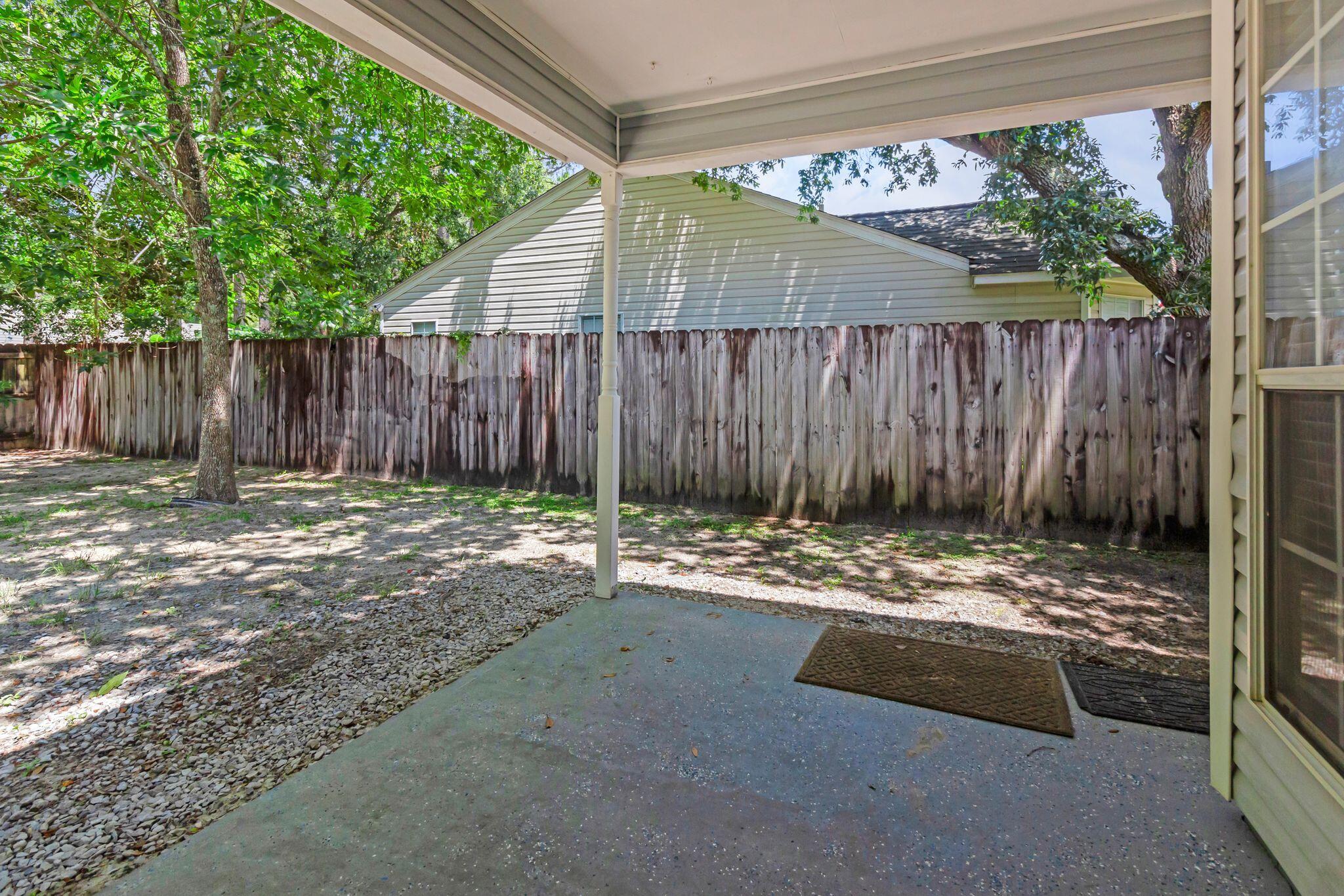 EMERALD GARDENS N 1ST ADD LOT 11 - Residential