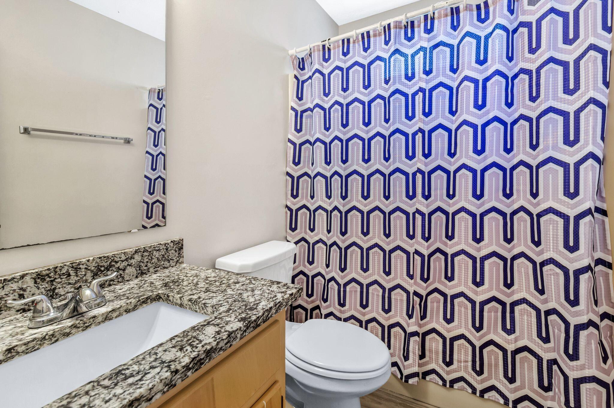EMERALD GARDENS N 1ST ADD LOT 11 - Residential