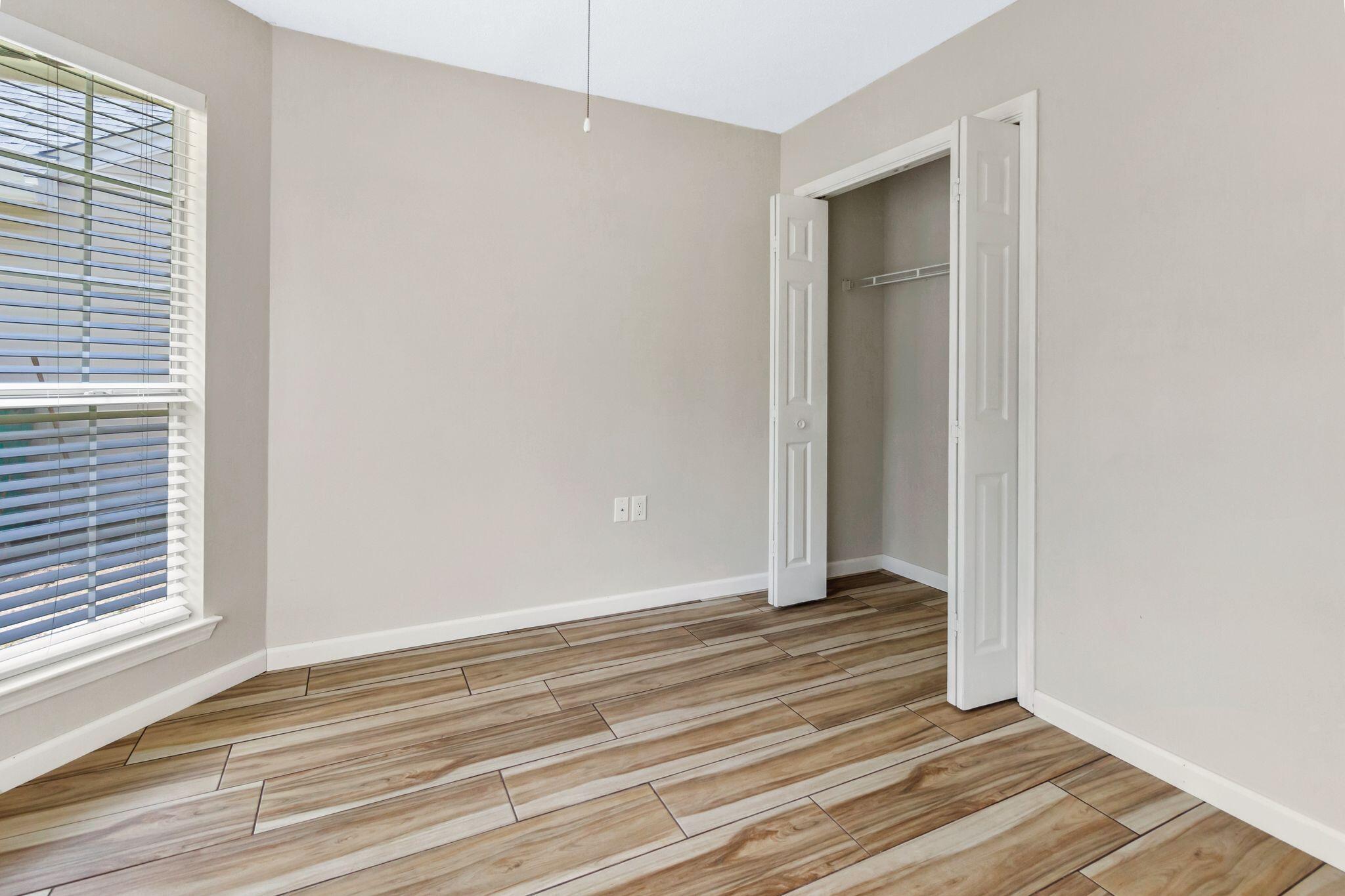 EMERALD GARDENS N 1ST ADD LOT 11 - Residential