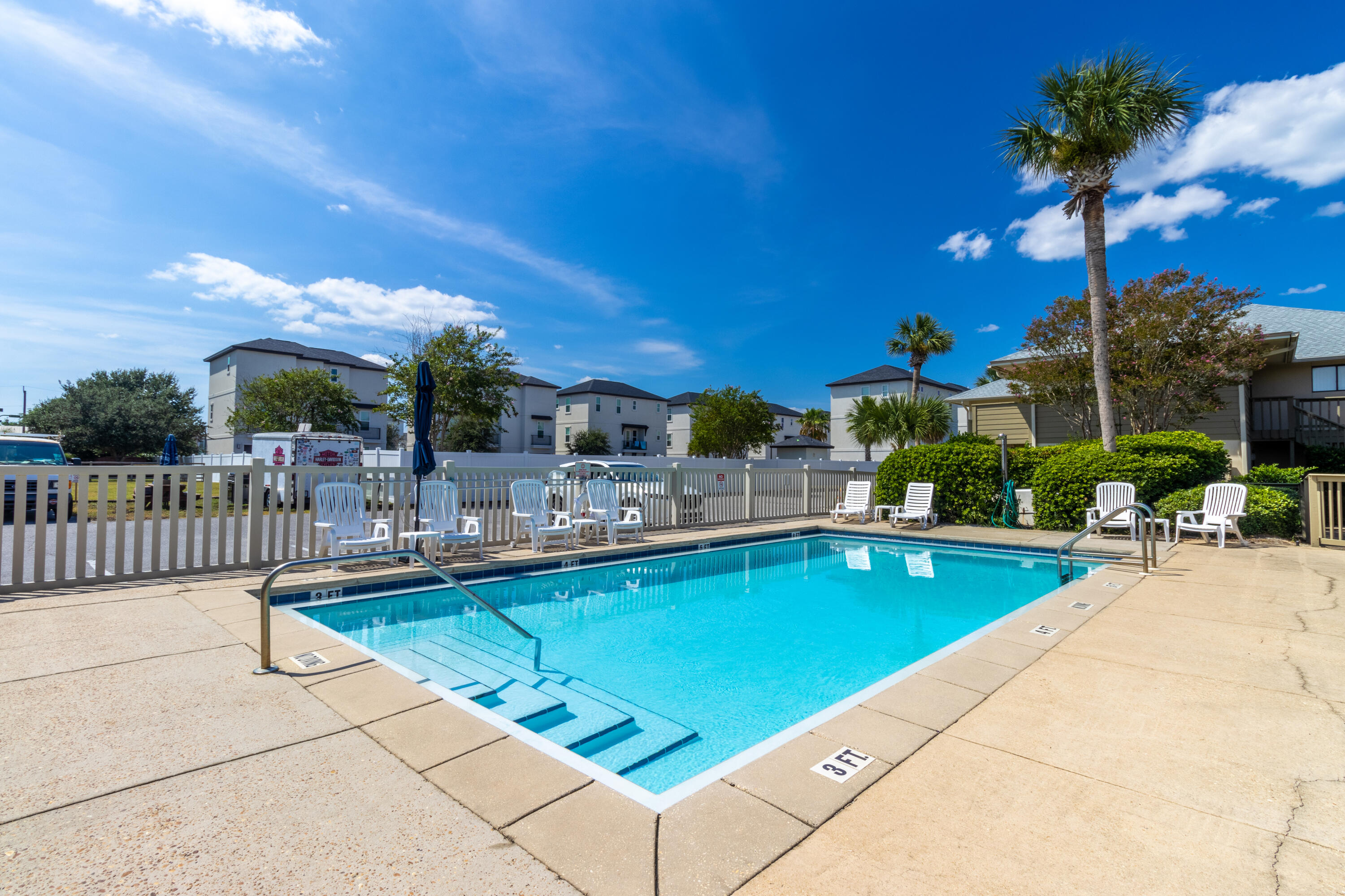 CROSS CREEK CLUB CONDO - Residential