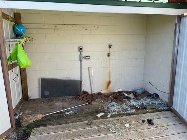 NO RECORDED SUBDIVISION - Residential