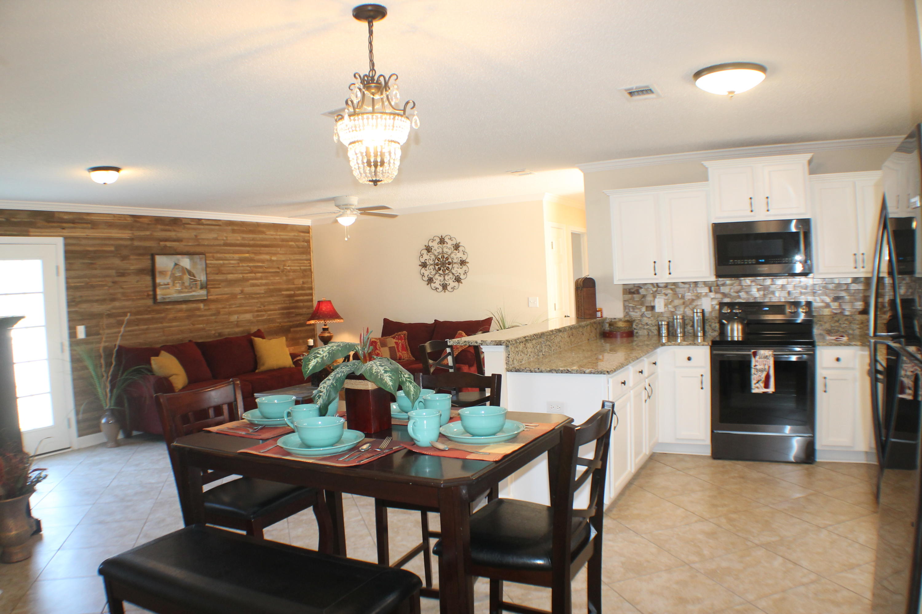 TRIPLE LAKES ESTATES - Residential