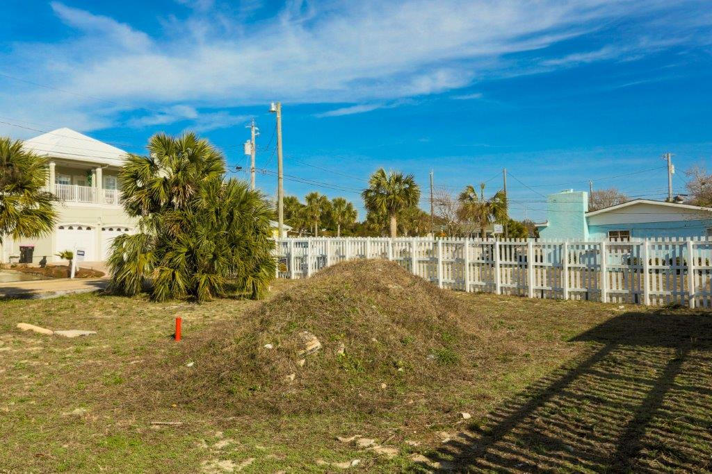 RIVIERA BEACH - Land