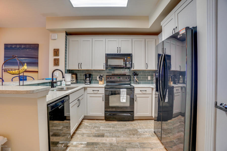 SUNRISE BEACH - Residential