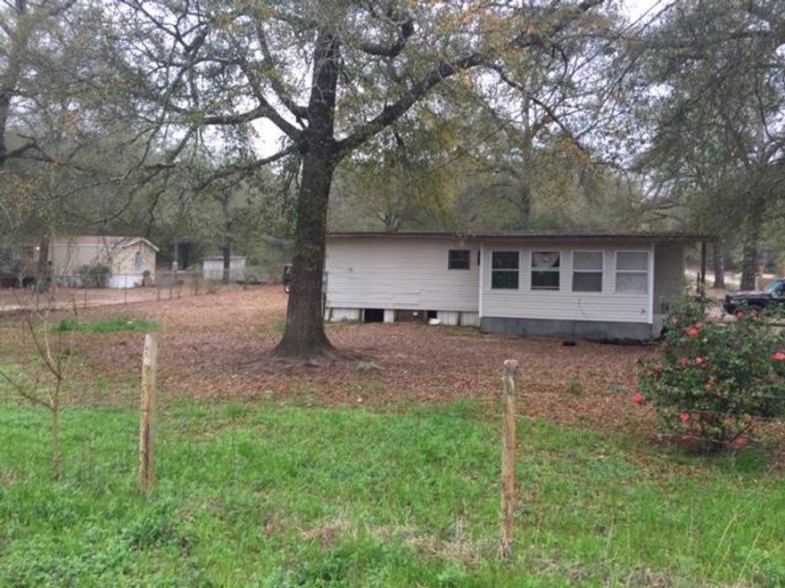 GREAT INVESTMENT OPPORTUNITY!!! 2 Mobile Homes on almost an acre lot. Both mobile homes are occupied and bring in $550 each a month. Don't let this opportunity pass you by, see it today!