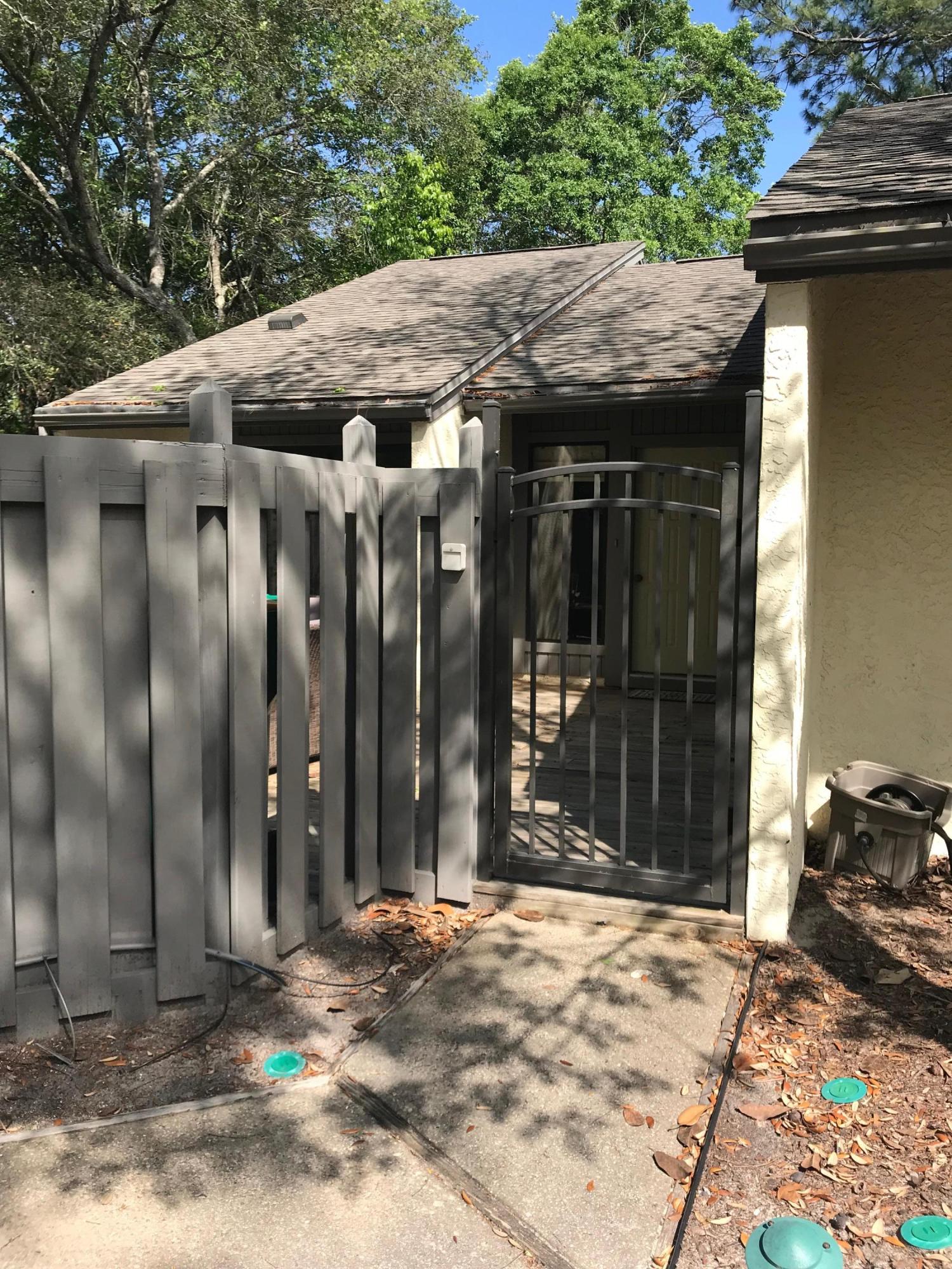 ROYAL OAK VILLAS BLUEWATER BAY - Residential