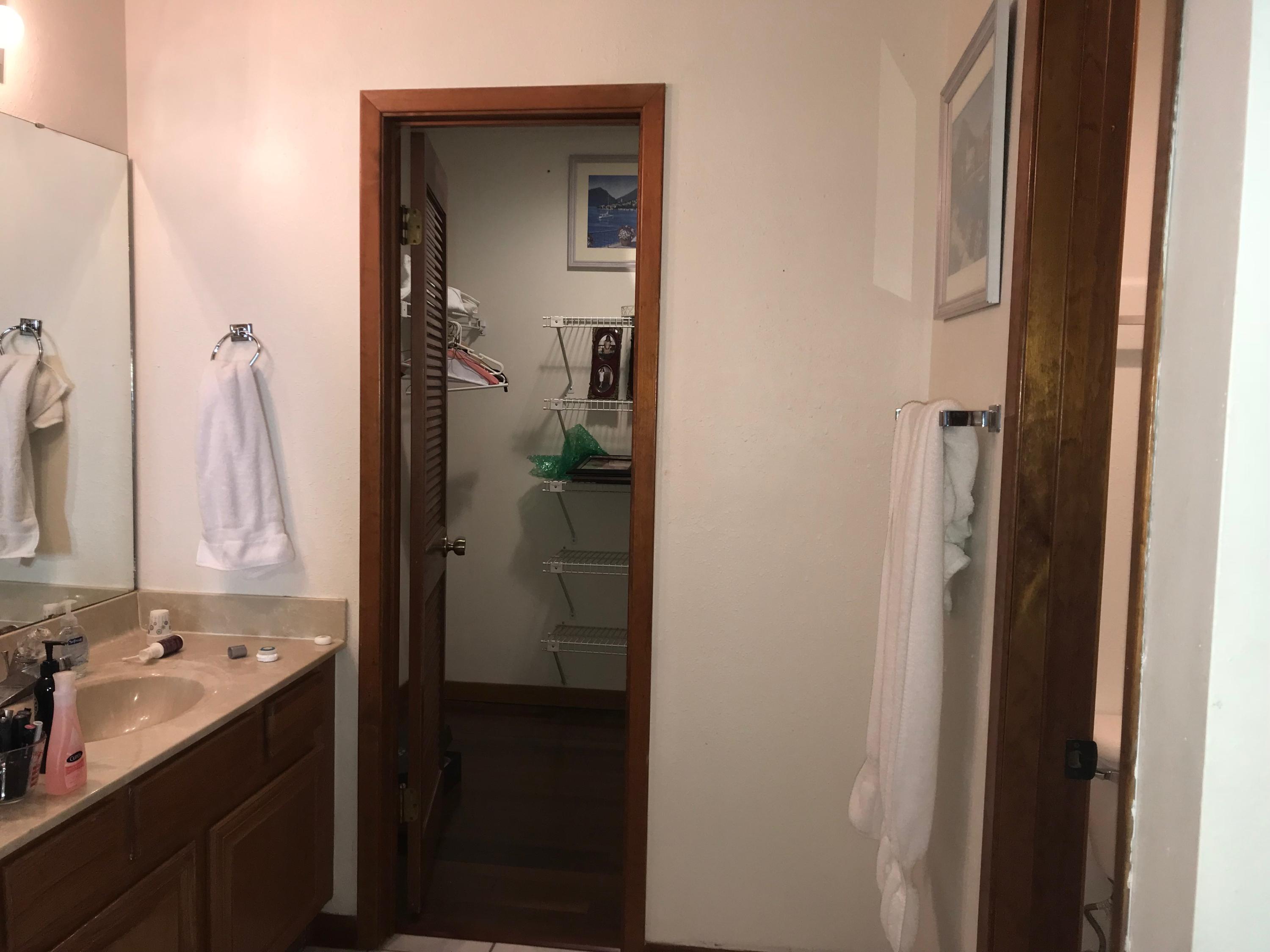 ROYAL OAK VILLAS BLUEWATER BAY - Residential