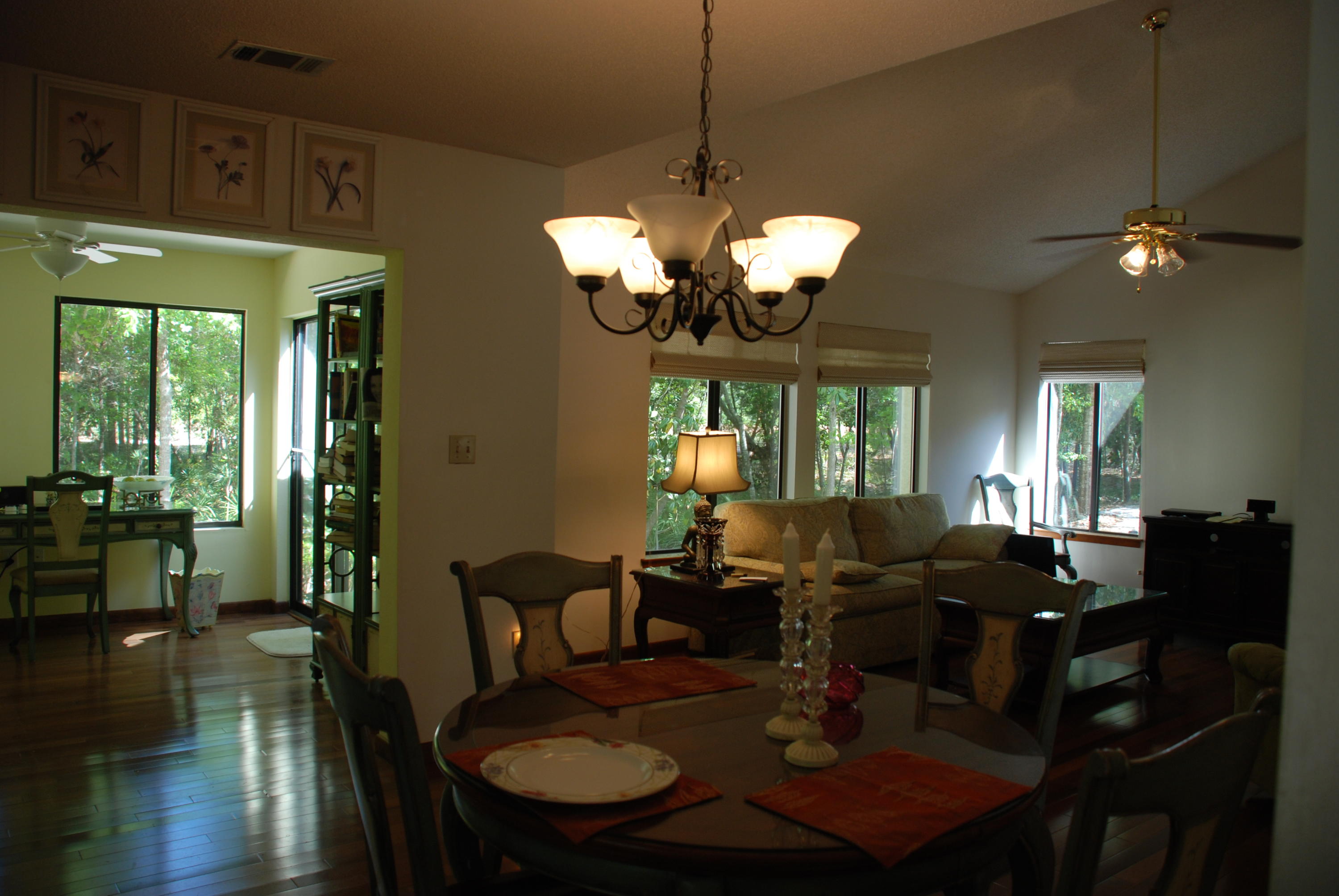 ROYAL OAK VILLAS BLUEWATER BAY - Residential