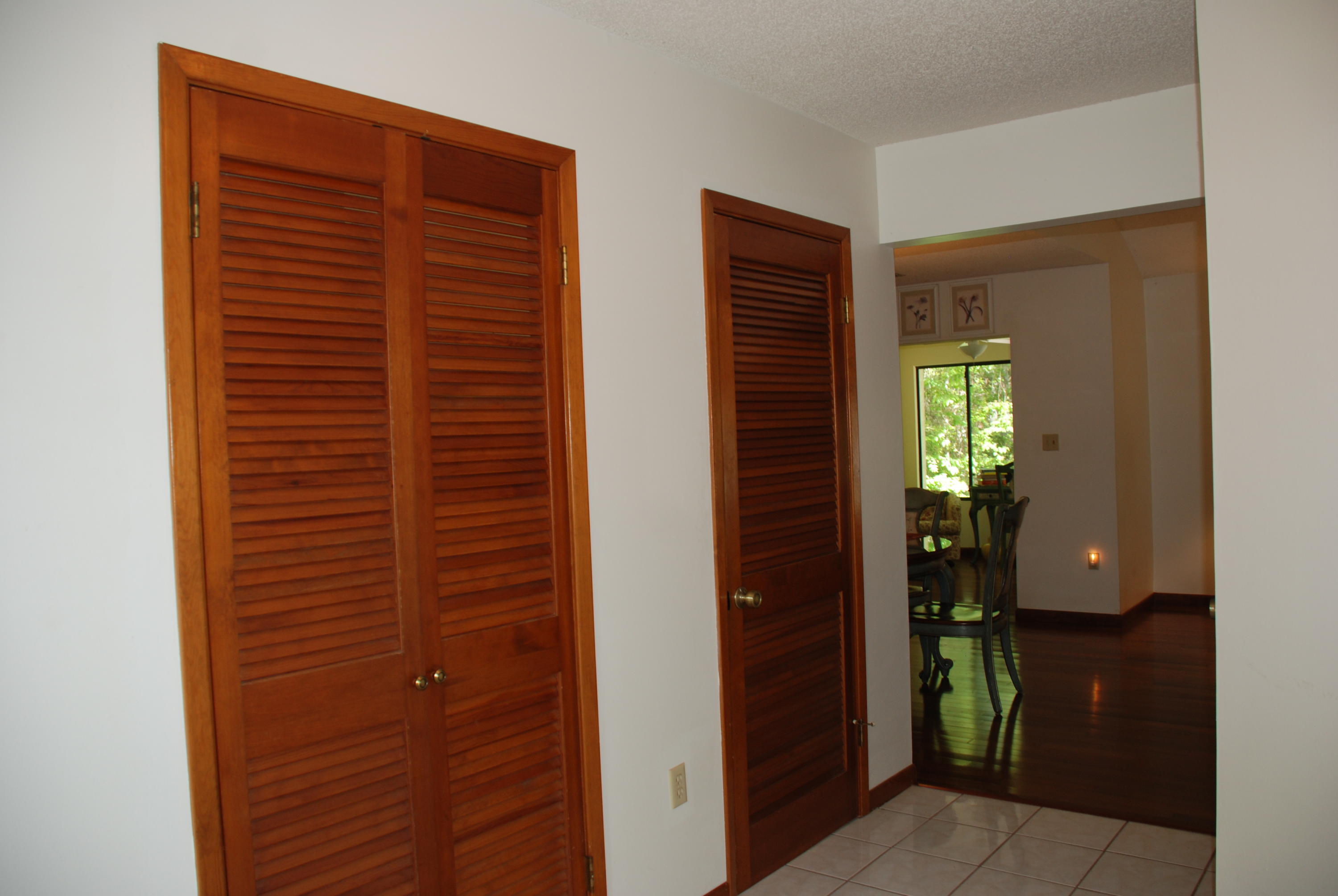 ROYAL OAK VILLAS BLUEWATER BAY - Residential