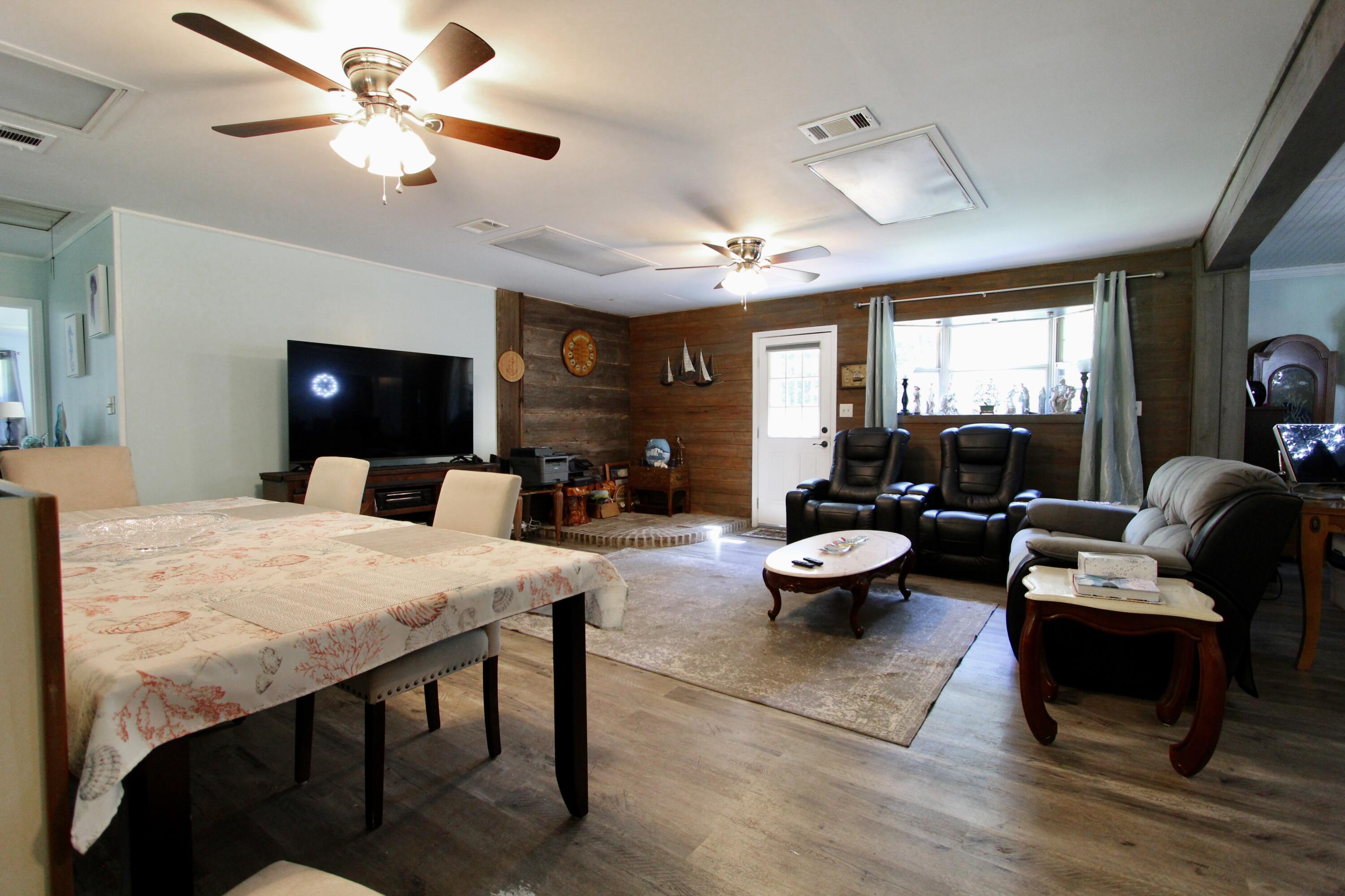 TOWN OF DEFUNIAK SPRINGS - Residential