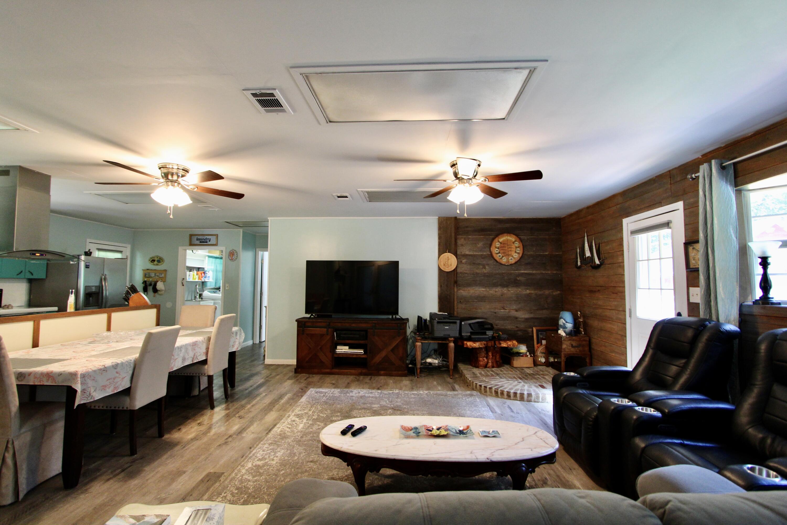 TOWN OF DEFUNIAK SPRINGS - Residential