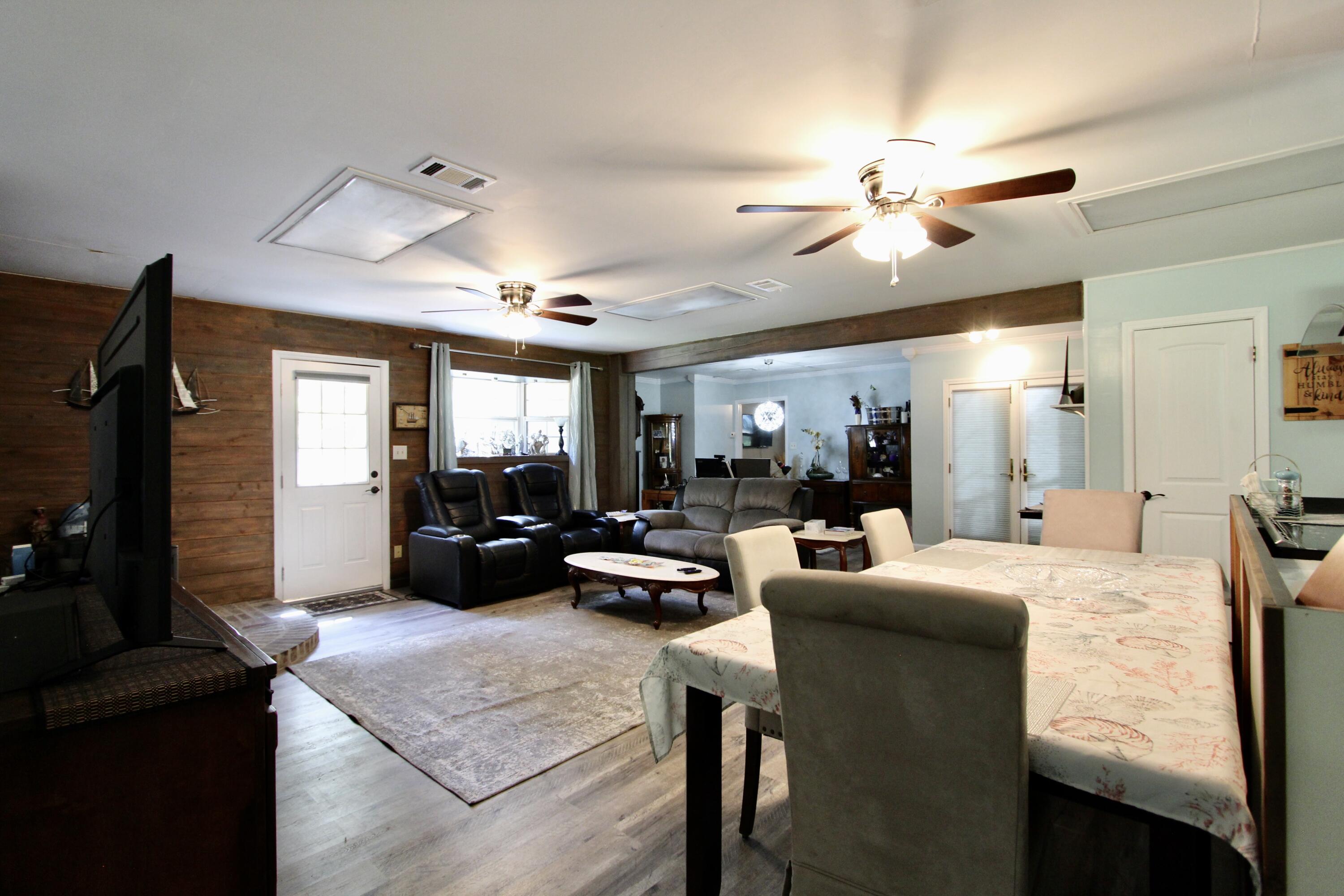 TOWN OF DEFUNIAK SPRINGS - Residential