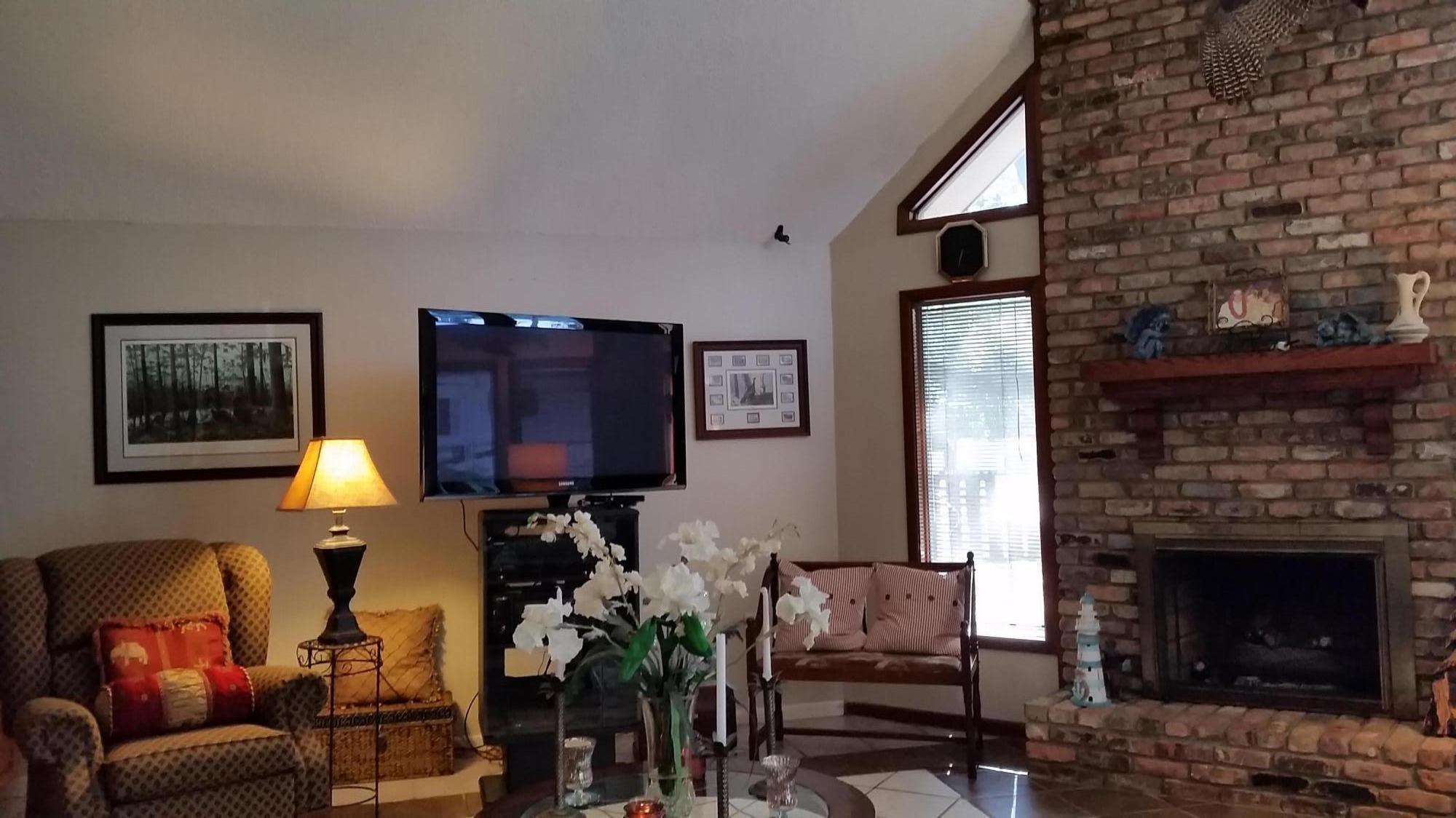 REGENCY PARK LOT 12 & S 5FT LOT 11 - Residential