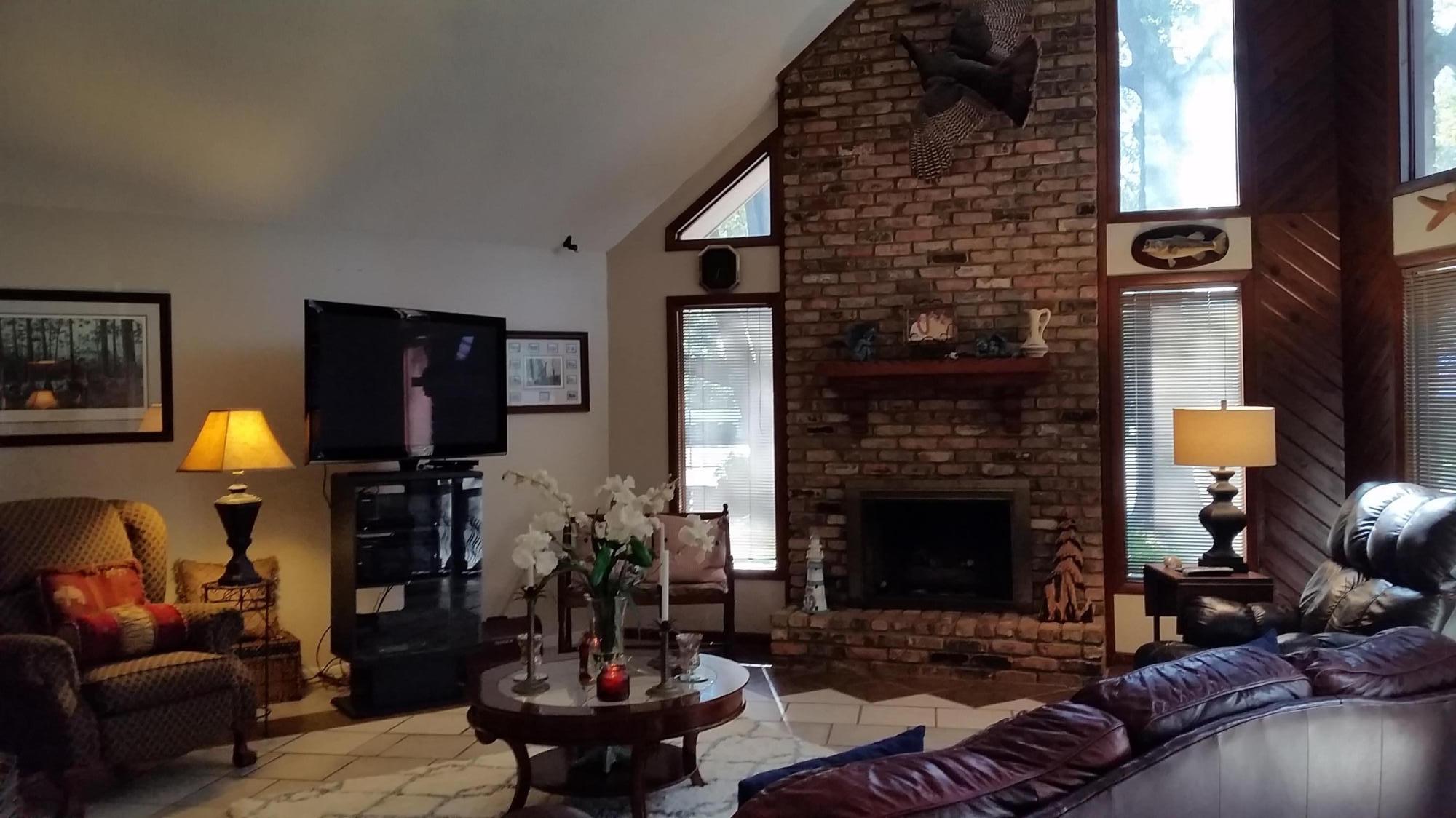 REGENCY PARK LOT 12 & S 5FT LOT 11 - Residential