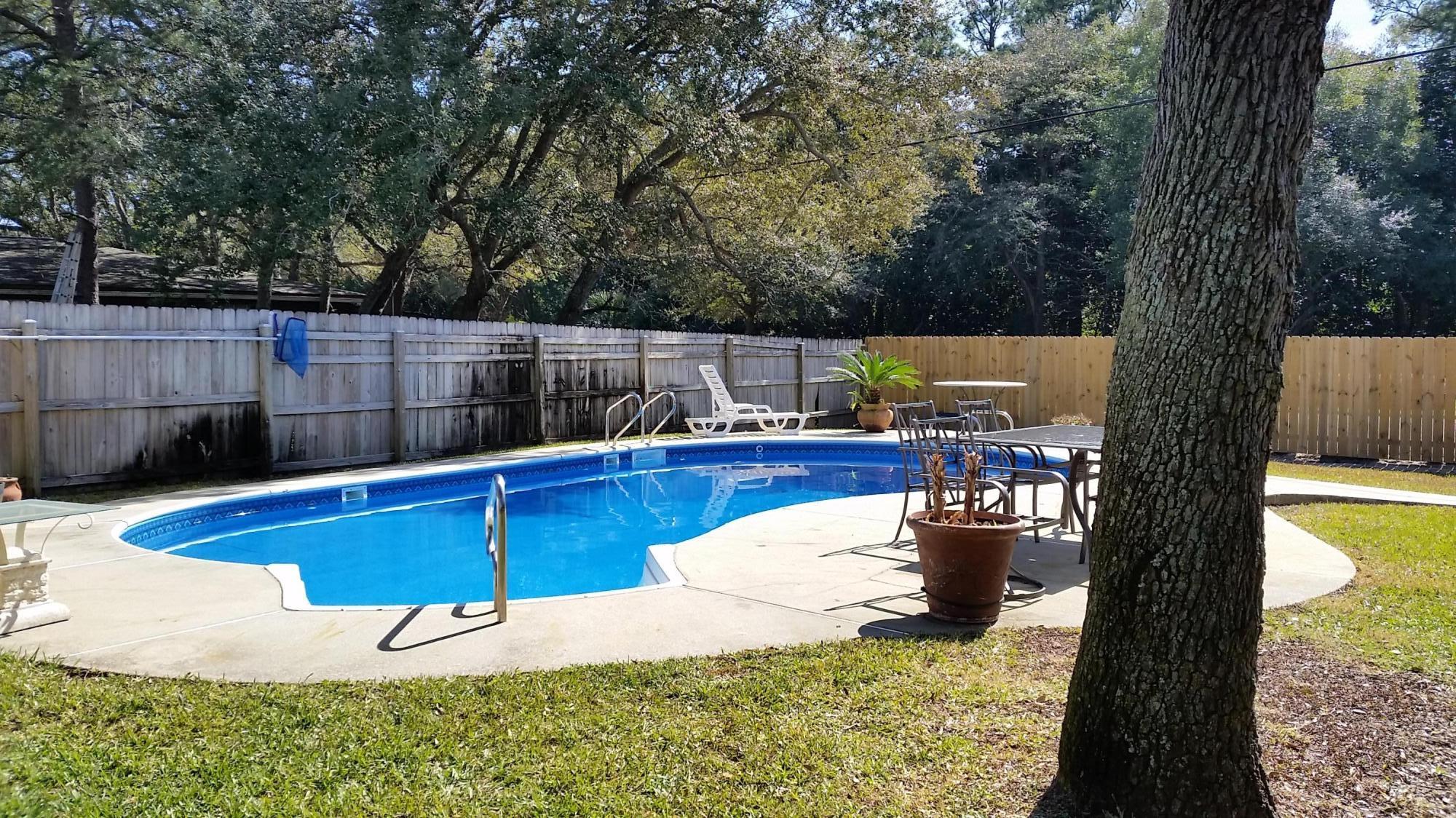 REGENCY PARK LOT 12 & S 5FT LOT 11 - Residential