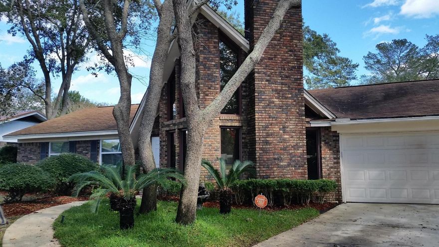 One of a kind updated, 3 bedroom,2 bathroom home, conveniently located on a tree lined cul-de-sac in Regency Park, just a few minutes from Hurlburt Field and Eglin AFB. Recent renovations include: new roof,fresh kitchen paint and updated stainless steel appliances. The breakfast nook boasts new high efficiency vinyl low-E windows, also found in the bedrooms and kitchen. The two car garage has plenty of storage and laundry area just off of the kitchen.The spacious great room has a cathedral ceiling and a stone fireplace. Down the hall are the three bedrooms with the large master having a separate master bath with walk in shower. New skylights allow even more light into both bathrooms!