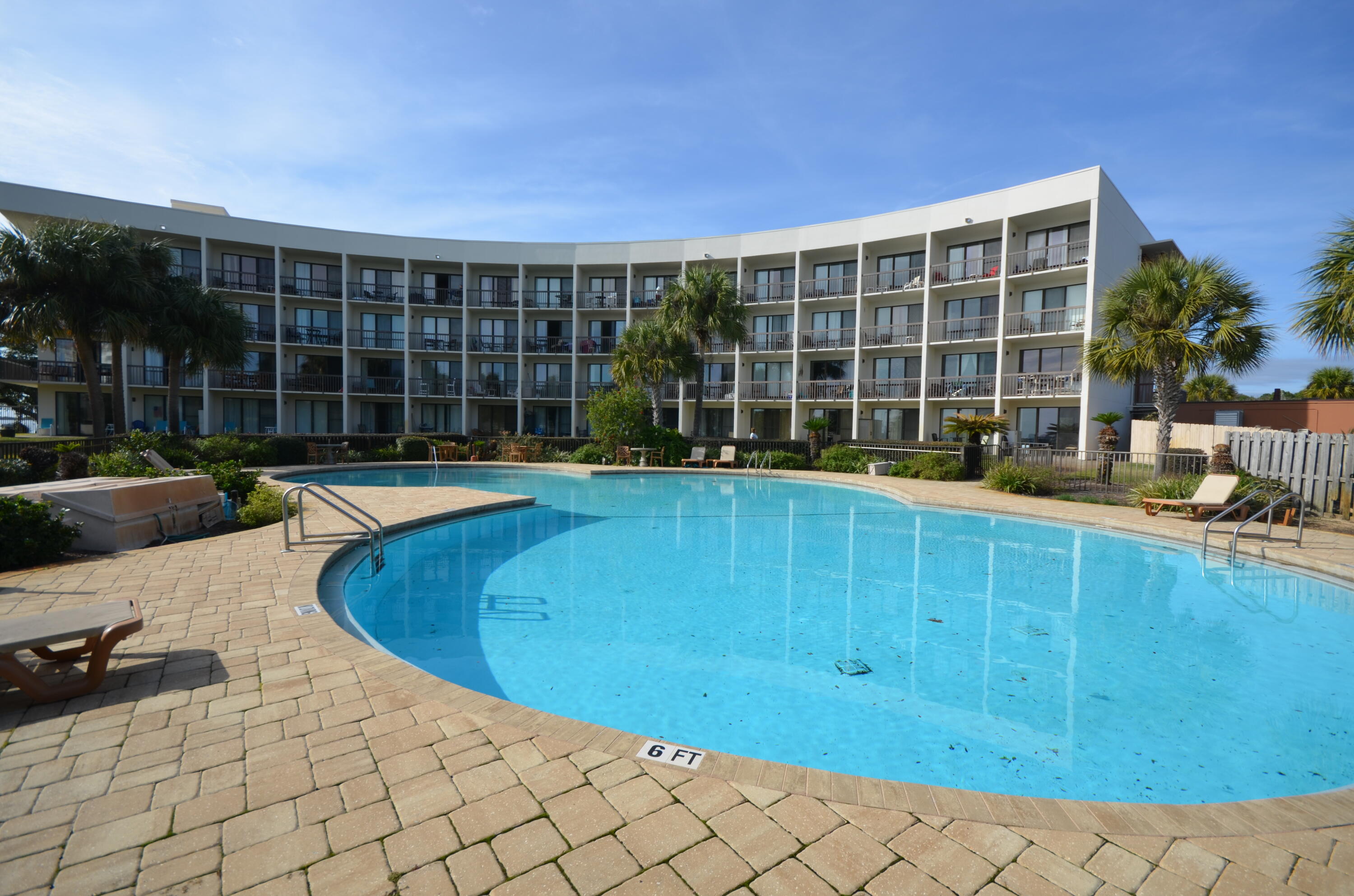 PIRATES BAY PH 1 - Residential