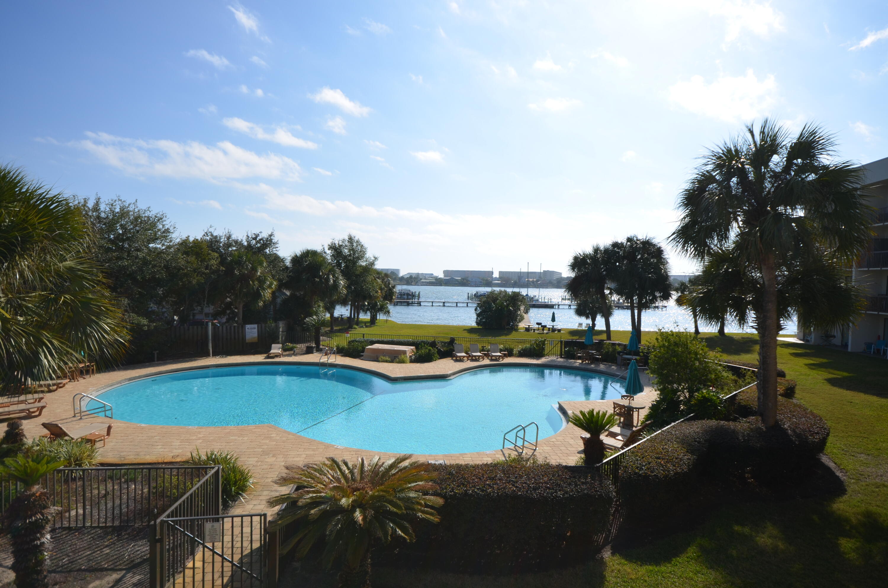 PIRATES BAY PH 1 - Residential